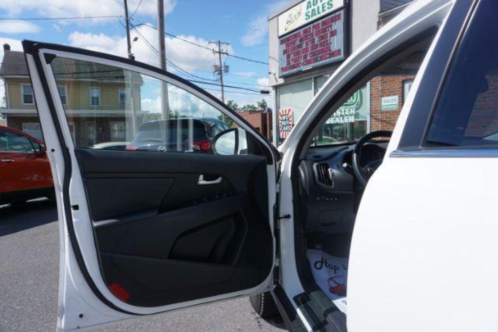 2016 Clear White /Black, leather Kia Sportage SX AWD (KNDPCCA61G7) with an 2.0L L4 DOHC 16V engine, 6-Speed Automatic transmission, located at 312 Centre Ave, Schuylkill Haven, PA, 17972, (570) 593-5278, 40.638130, -76.177383 - remote engine starter - Photo#16