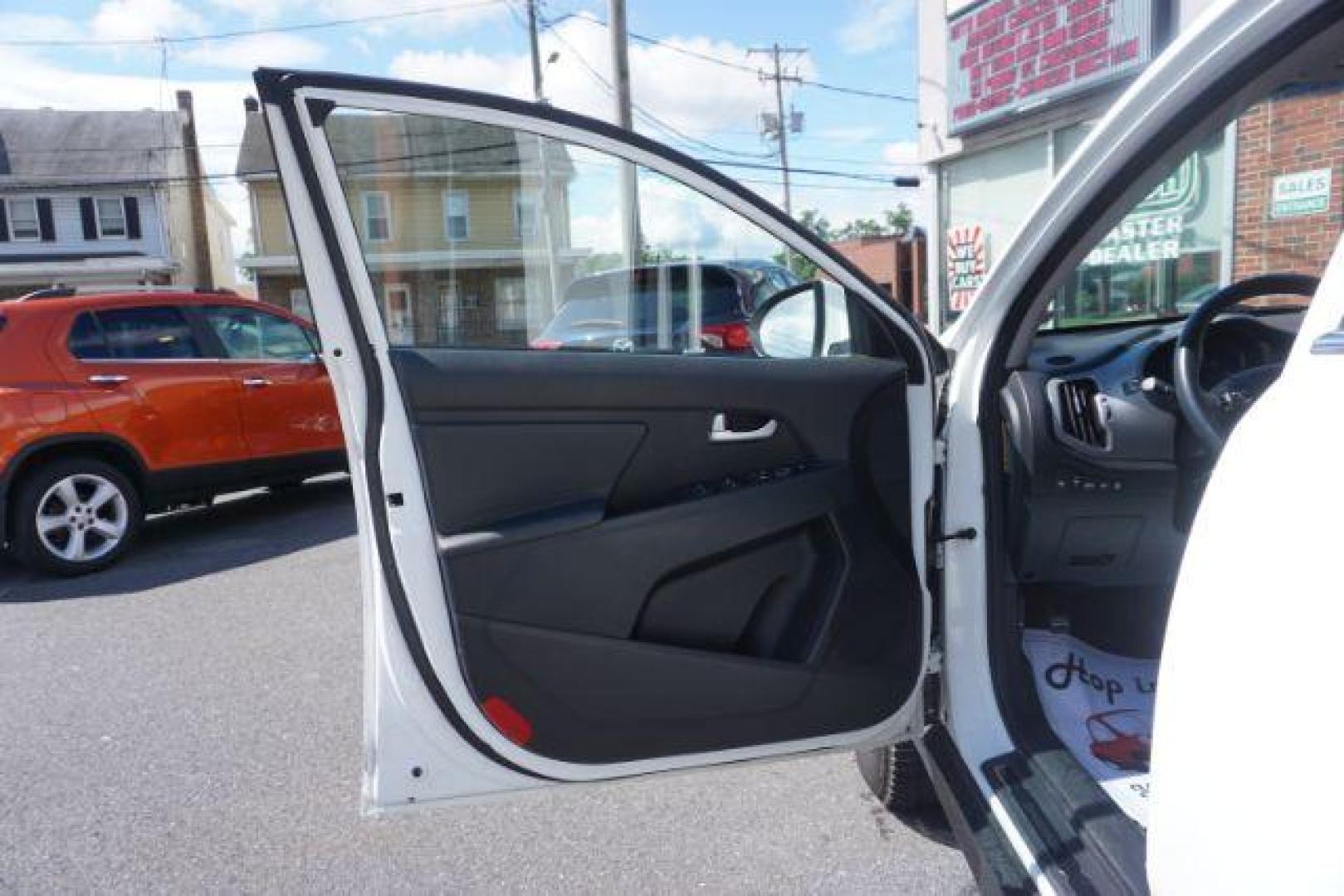 2016 Clear White /Black, leather Kia Sportage SX AWD (KNDPCCA61G7) with an 2.0L L4 DOHC 16V engine, 6-Speed Automatic transmission, located at 312 Centre Ave, Schuylkill Haven, PA, 17972, (570) 593-5278, 40.638130, -76.177383 - remote engine starter - Photo#17