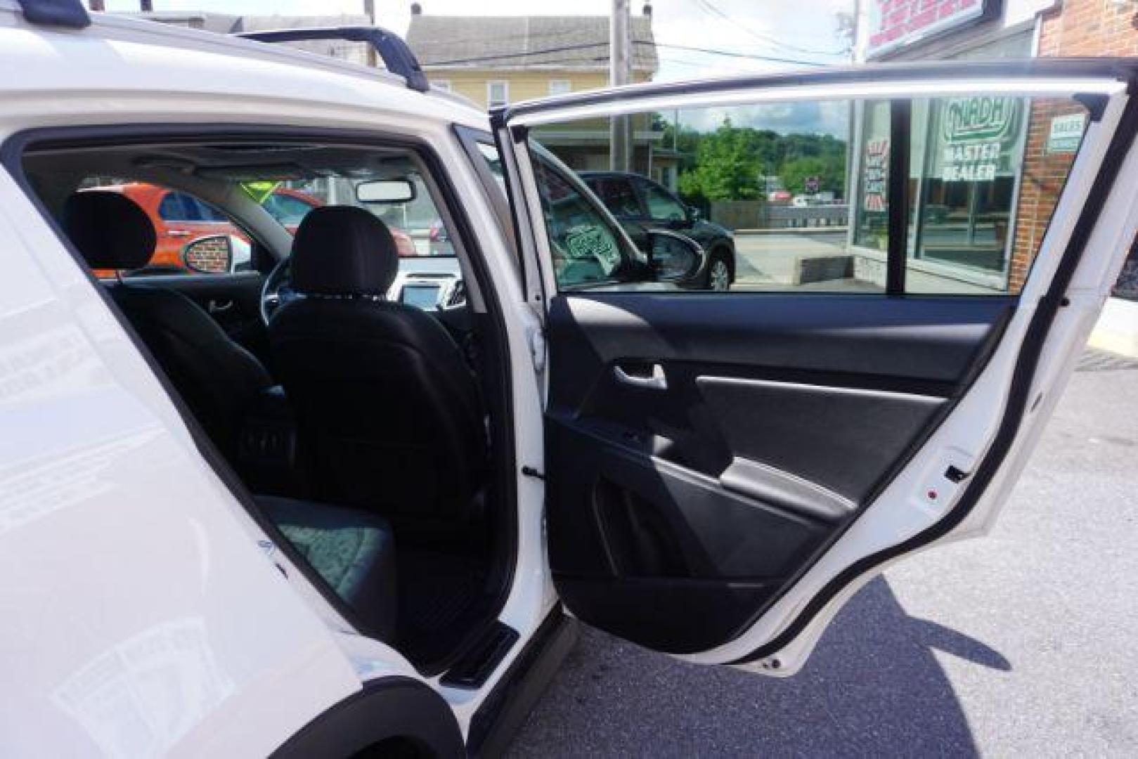 2016 Clear White /Black, leather Kia Sportage SX AWD (KNDPCCA61G7) with an 2.0L L4 DOHC 16V engine, 6-Speed Automatic transmission, located at 312 Centre Ave, Schuylkill Haven, PA, 17972, (570) 593-5278, 40.638130, -76.177383 - remote engine starter - Photo#45