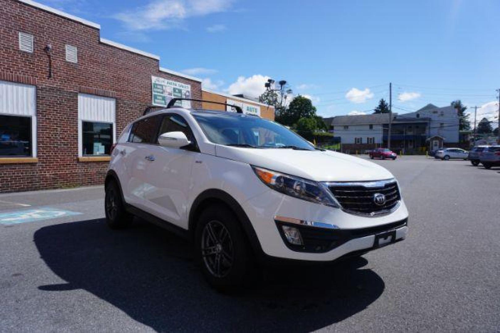 2016 Clear White /Black, leather Kia Sportage SX AWD (KNDPCCA61G7) with an 2.0L L4 DOHC 16V engine, 6-Speed Automatic transmission, located at 312 Centre Ave, Schuylkill Haven, PA, 17972, (570) 593-5278, 40.638130, -76.177383 - remote engine starter - Photo#5