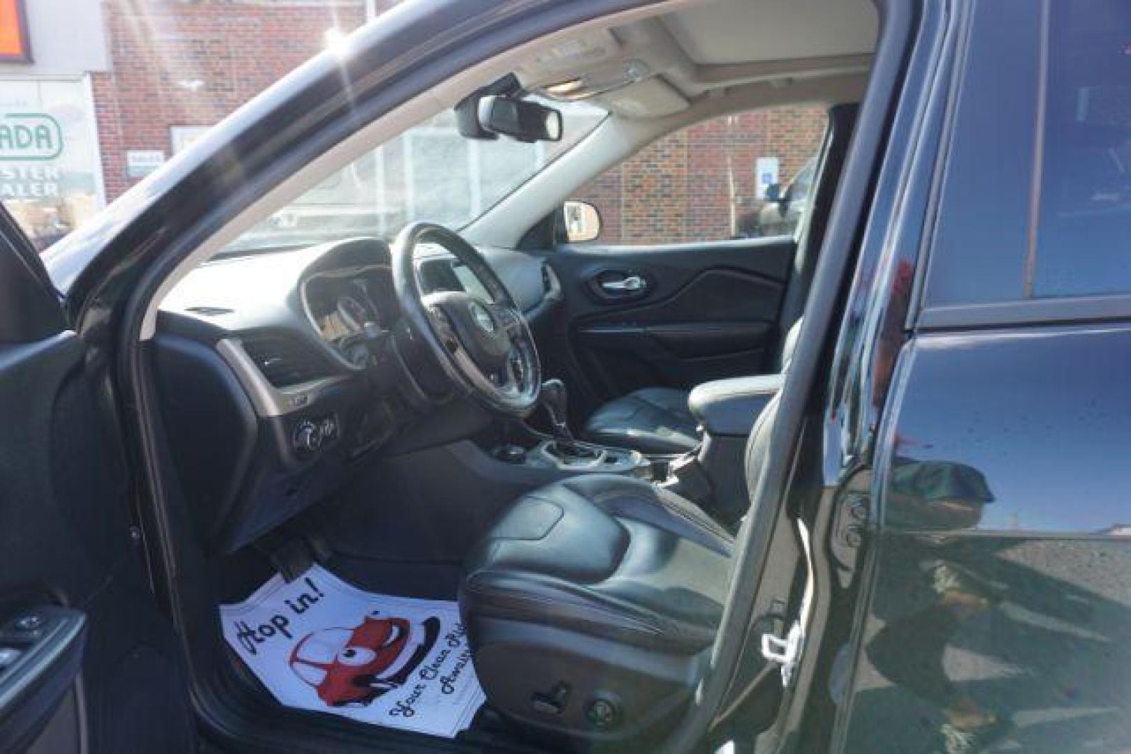 2016 Brilliant Black Crystal Pearl Coat Jeep Cherokee Limited 4WD (1C4PJMDS0GW) with an 3.2L V6 DOHC 24V engine, 9-Speed Automatic transmission, located at 312 Centre Ave, Schuylkill Haven, PA, 17972, (570) 593-5278, 40.638130, -76.177383 - adaptive cruise control, driver's seat memory, HID headlamps, heated exterior mirrors, heated front seats, leather seats, luggage rack, navigation system, passive keyless entry, power driver's seat, power liftgate, power sunroof, rear parking sensors, remote engine starter - Photo#24