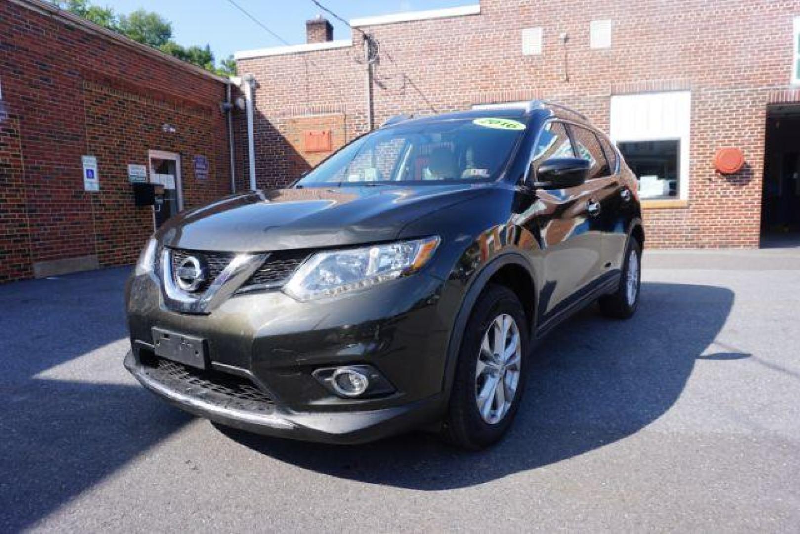 2016 Midnight Jade /Almond, cloth Nissan Rogue SV AWD (KNMAT2MV4GP) with an 2.5L L4 DOHC 16V engine, Continuously Variable Transmission transmission, located at 312 Centre Ave, Schuylkill Haven, PA, 17972, (570) 593-5278, 40.638130, -76.177383 - FOG LIGHTS, HEATED EXTERIOR MIRRORS, HEATED FRONT SEATS, NAVIGATION SYSTEM, POWER LIFTGATE, POWER SUNROOF - Photo#5