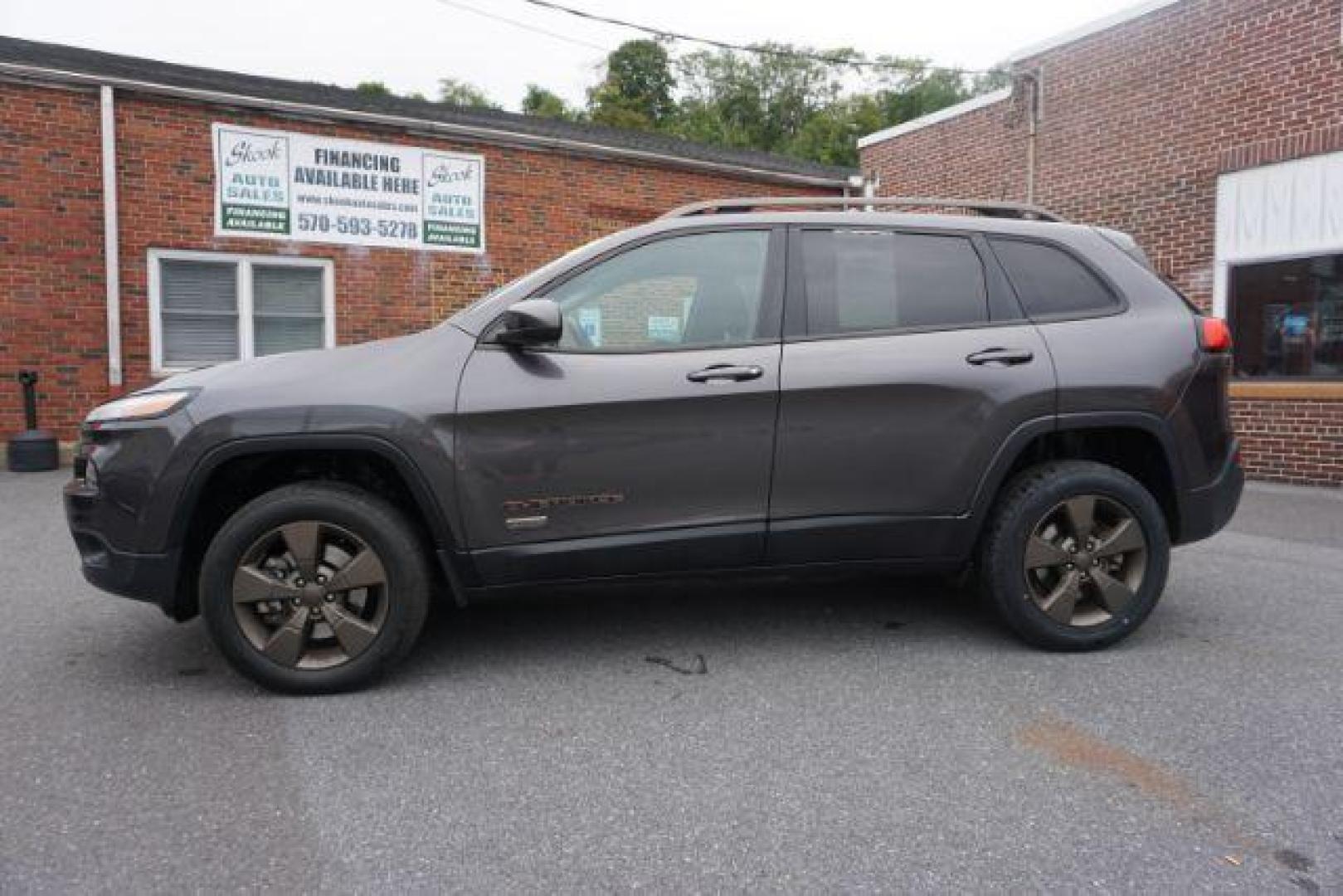 2016 Granite Crystal Metallic Clear Coat /Black, premium cloth Jeep Cherokee Latitude 4WD (1C4PJMCB8GW) with an 2.4L L4 DOHC 16V engine, 9-Speed Automatic transmission, located at 312 Centre Ave, Schuylkill Haven, PA, 17972, (570) 593-5278, 40.638130, -76.177383 - Automatic climate control, heated exterior mirrors, heated front seats, luggage rack, power drivers seat, power liftgate, power sunroof, rear parking sensors. - Photo#0