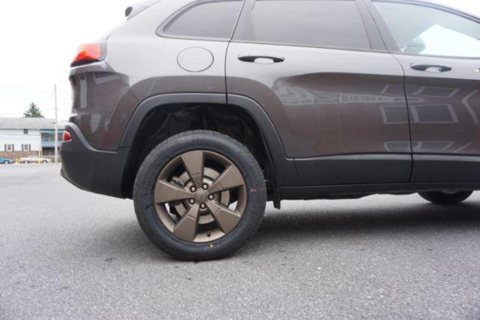 2016 Granite Crystal Metallic Clear Coat /Black, premium cloth Jeep Cherokee Latitude 4WD (1C4PJMCB8GW) with an 2.4L L4 DOHC 16V engine, 9-Speed Automatic transmission, located at 312 Centre Ave, Schuylkill Haven, PA, 17972, (570) 593-5278, 40.638130, -76.177383 - Automatic climate control, heated exterior mirrors, heated front seats, luggage rack, power drivers seat, power liftgate, power sunroof, rear parking sensors. - Photo#10