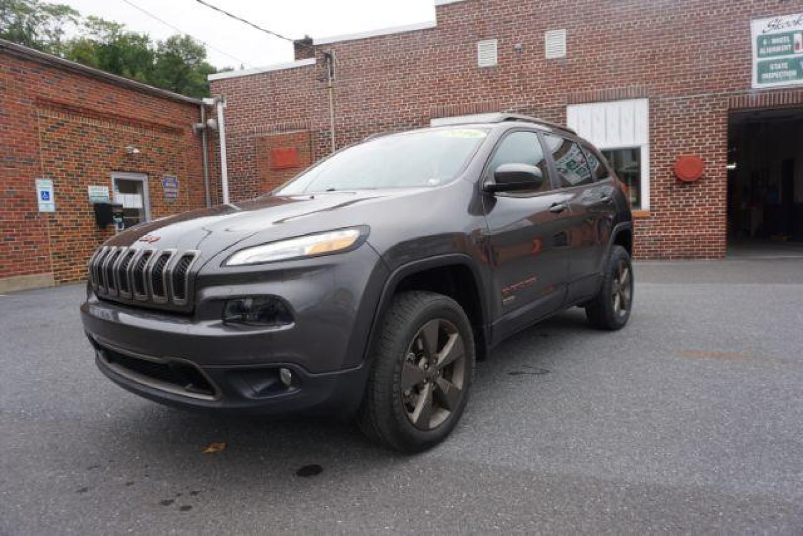 2016 Granite Crystal Metallic Clear Coat /Black, premium cloth Jeep Cherokee Latitude 4WD (1C4PJMCB8GW) with an 2.4L L4 DOHC 16V engine, 9-Speed Automatic transmission, located at 312 Centre Ave, Schuylkill Haven, PA, 17972, (570) 593-5278, 40.638130, -76.177383 - Automatic climate control, heated exterior mirrors, heated front seats, luggage rack, power drivers seat, power liftgate, power sunroof, rear parking sensors. - Photo#4