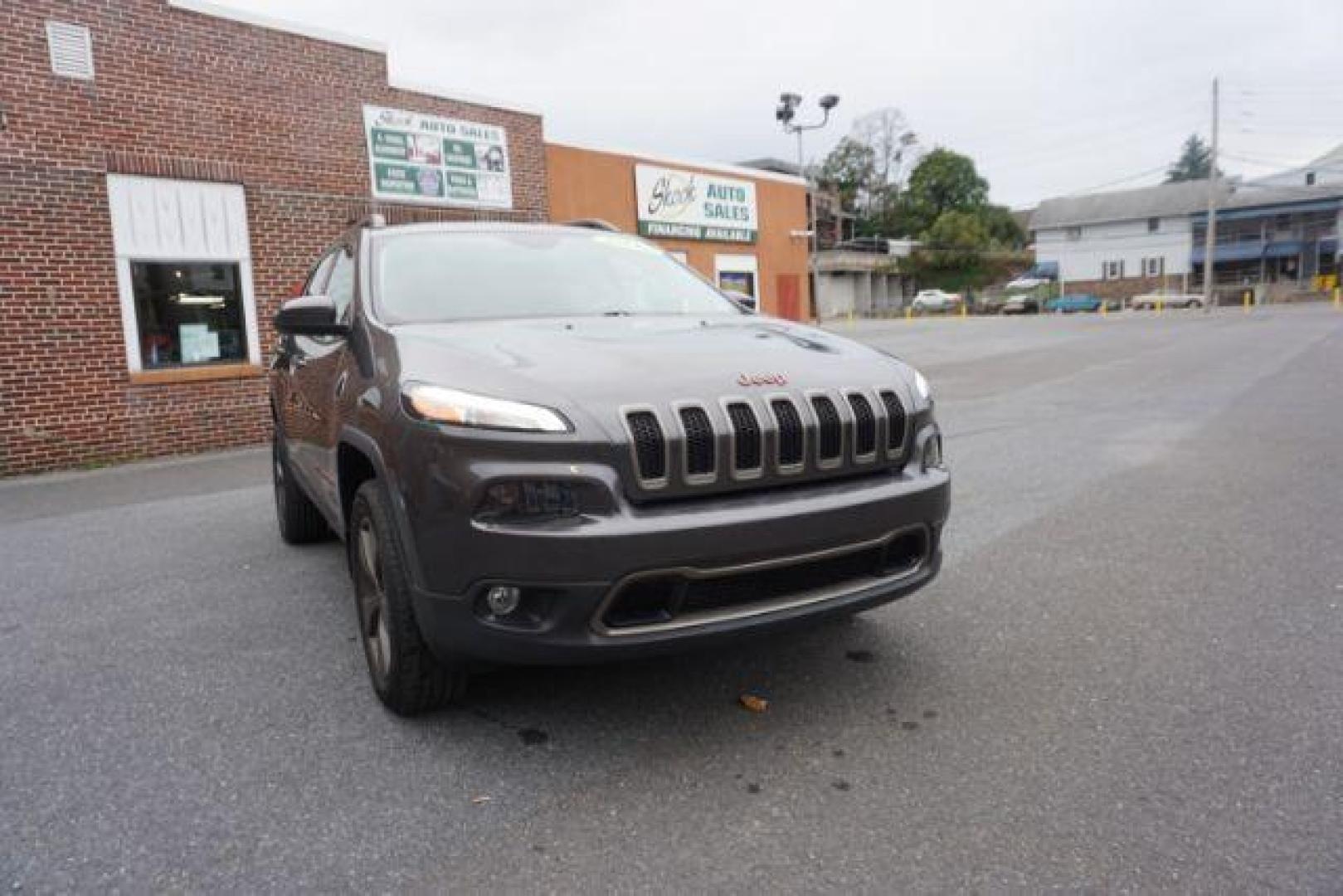 2016 Granite Crystal Metallic Clear Coat /Black, premium cloth Jeep Cherokee Latitude 4WD (1C4PJMCB8GW) with an 2.4L L4 DOHC 16V engine, 9-Speed Automatic transmission, located at 312 Centre Ave, Schuylkill Haven, PA, 17972, (570) 593-5278, 40.638130, -76.177383 - Automatic climate control, heated exterior mirrors, heated front seats, luggage rack, power drivers seat, power liftgate, power sunroof, rear parking sensors. - Photo#7