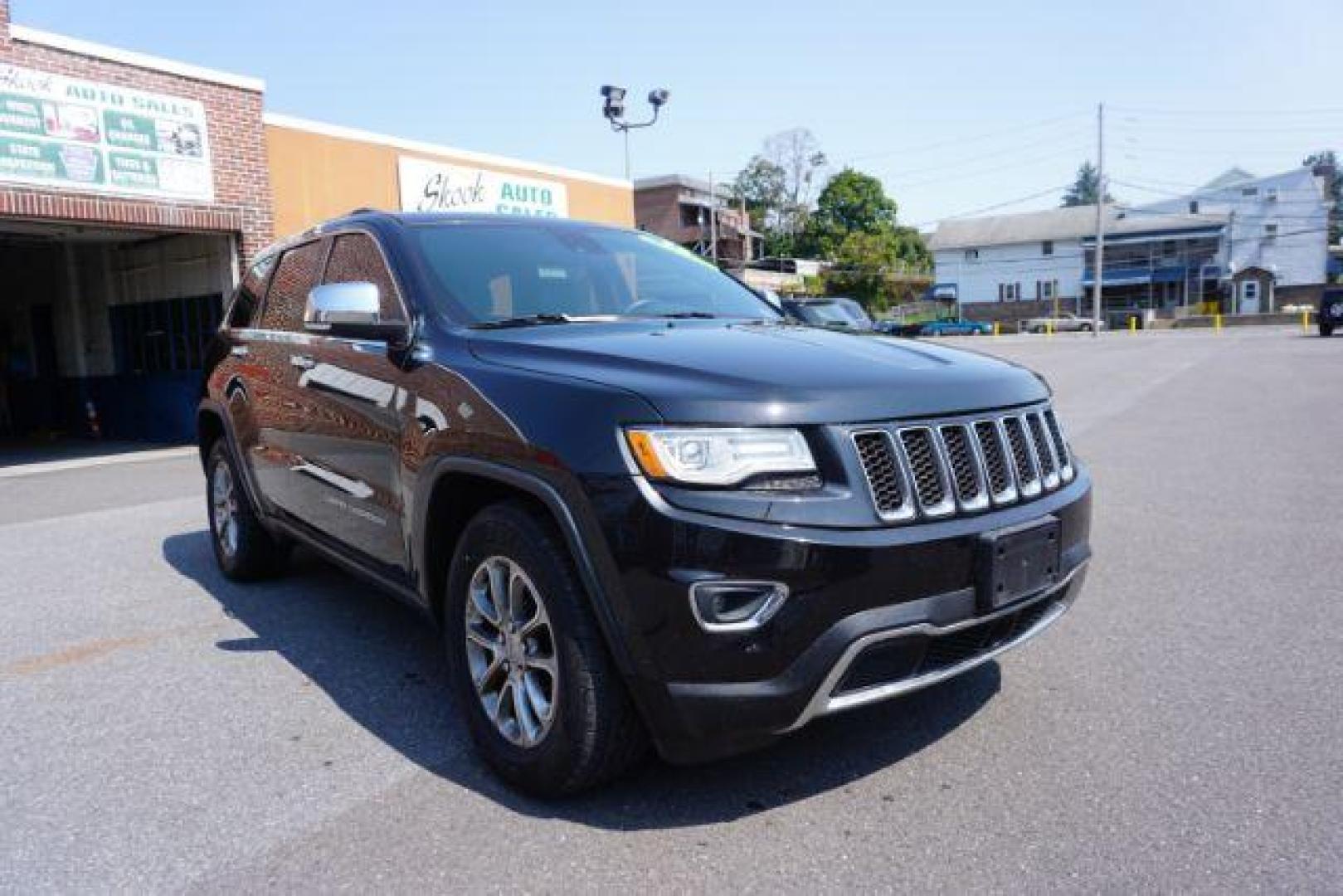 2015 Brilliant Black Crystal P /Black Jeep Grand Cherokee Limited 4WD (1C4RJFBG6FC) with an 3.6L V6 DOHC 24V engine, 8-Speed Automatic transmission, located at 312 Centre Ave, Schuylkill Haven, PA, 17972, (570) 593-5278, 40.638130, -76.177383 - adaptive cruise control, advanced technology pkg, back up camera, blind spot monitor, collision avoidance system, cooled front seats, HID headlamps, heated front seats, leather seats, navigation system, power liftgate, power sunroof, rear parking sensors, towing pkg, universal garage door opener - Photo#7