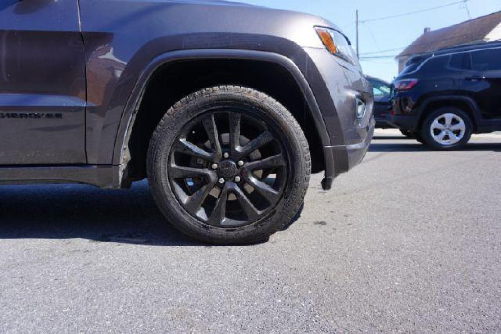 2015 Granite Crystal Met CC /Black Jeep Grand Cherokee Laredo 4WD (1C4RJFAG1FC) with an 3.6L V6 DOHC 24V engine, 8-Speed Automatic transmission, located at 312 Centre Ave, Schuylkill Haven, PA, 17972, (570) 593-5278, 40.638130, -76.177383 - leather seats, back up camera, heated front seats, power liftgate, rear parking sensors - Photo#10