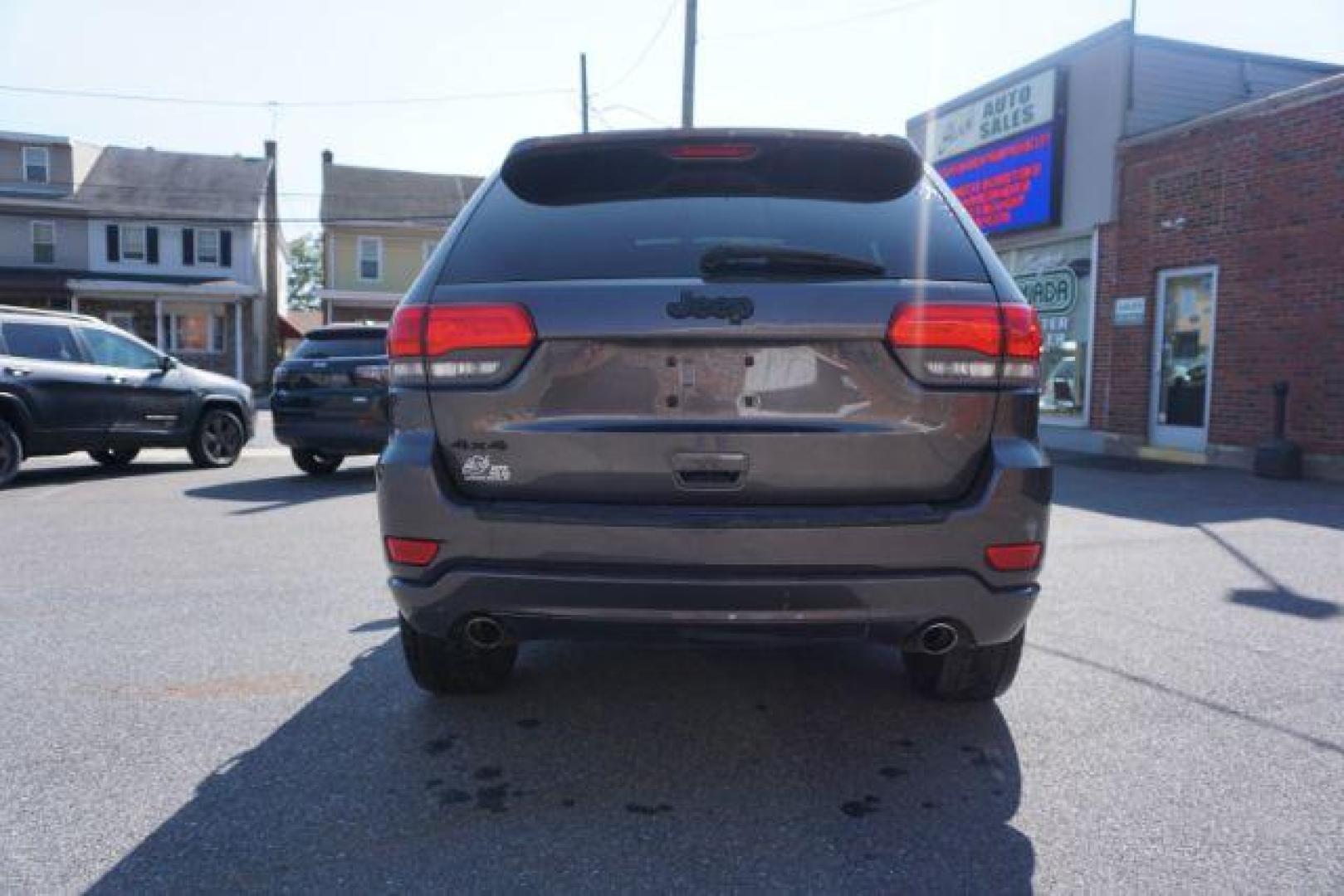 2015 Granite Crystal Met CC /Black Jeep Grand Cherokee Laredo 4WD (1C4RJFAG1FC) with an 3.6L V6 DOHC 24V engine, 8-Speed Automatic transmission, located at 312 Centre Ave, Schuylkill Haven, PA, 17972, (570) 593-5278, 40.638130, -76.177383 - leather seats, back up camera, heated front seats, power liftgate, rear parking sensors - Photo#14