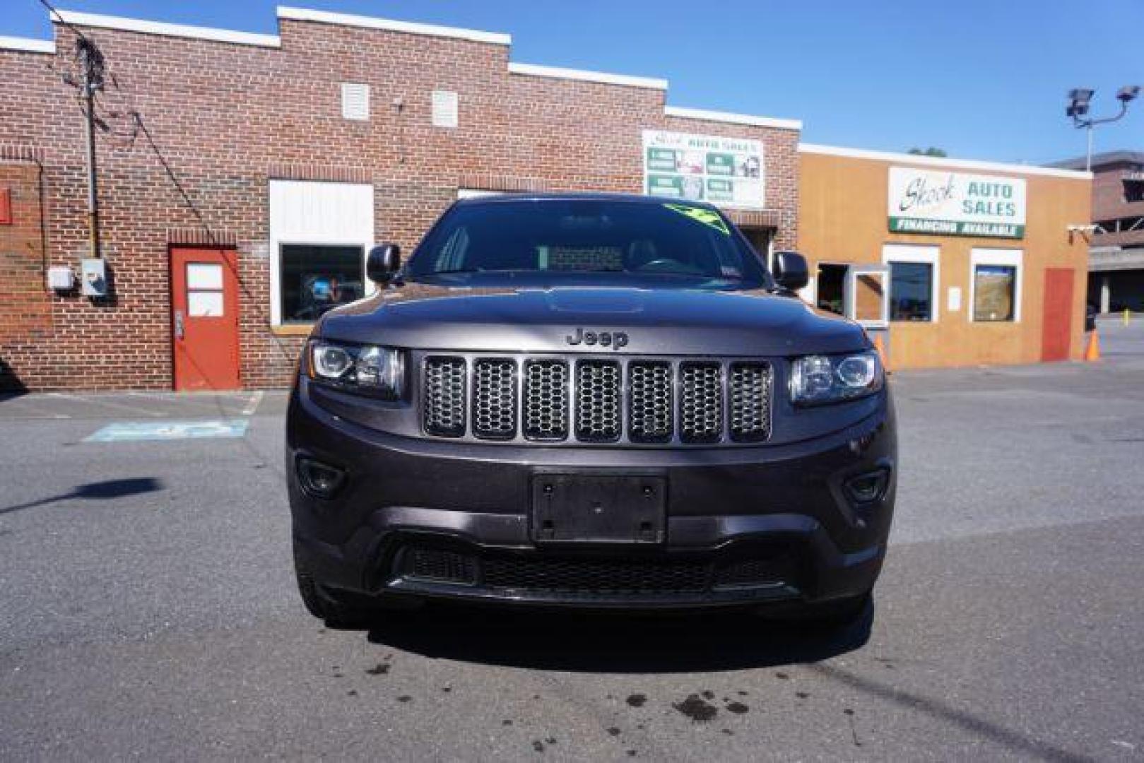 2015 Granite Crystal Met CC /Black Jeep Grand Cherokee Laredo 4WD (1C4RJFAG1FC) with an 3.6L V6 DOHC 24V engine, 8-Speed Automatic transmission, located at 312 Centre Ave, Schuylkill Haven, PA, 17972, (570) 593-5278, 40.638130, -76.177383 - leather seats, back up camera, heated front seats, power liftgate, rear parking sensors - Photo#6