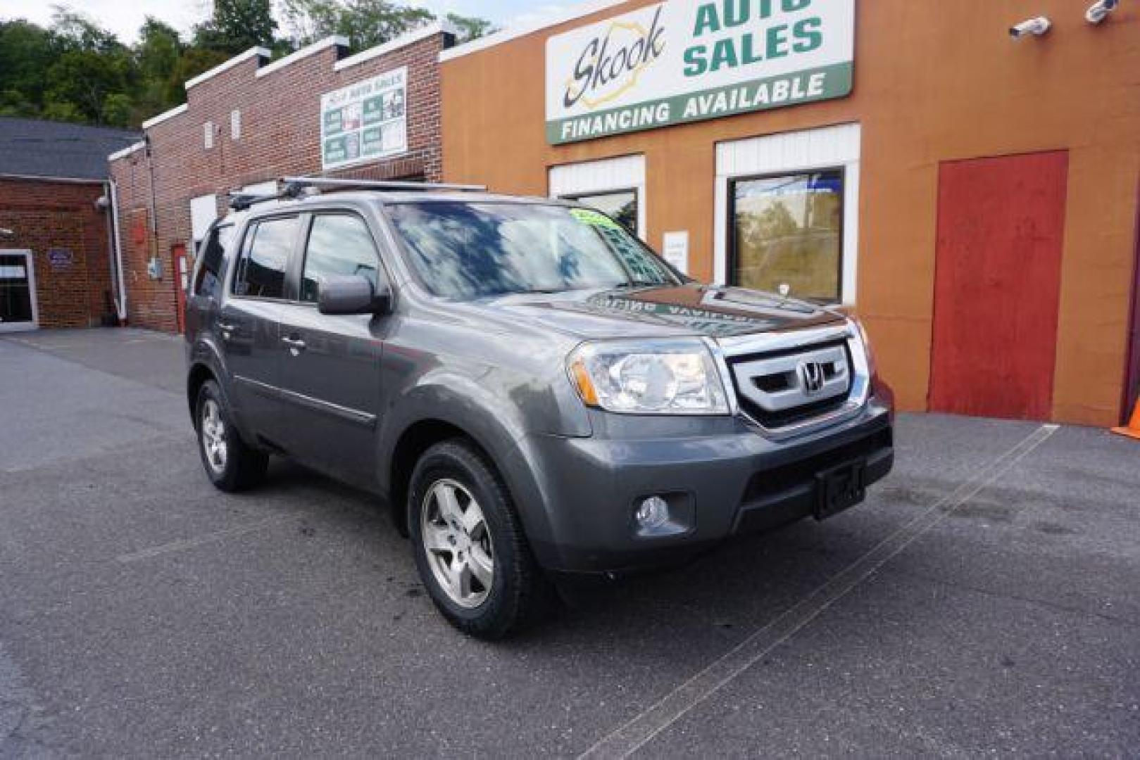 2011 Mocha Metallic /Gray Leather Interior Honda Pilot EX-L 4WD 5-Spd AT (5FNYF4H59BB) with an 3.5L V6 SOHC 24V engine, 5-Speed Automatic transmission, located at 312 Centre Ave, Schuylkill Haven, PA, 17972, (570) 593-5278, 40.638130, -76.177383 - Photo#1