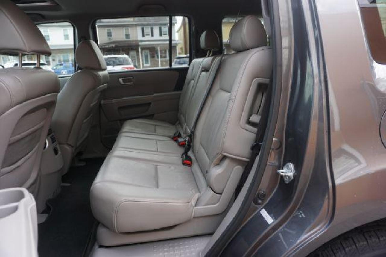 2011 Mocha Metallic /Gray Leather Interior Honda Pilot EX-L 4WD 5-Spd AT (5FNYF4H59BB) with an 3.5L V6 SOHC 24V engine, 5-Speed Automatic transmission, located at 312 Centre Ave, Schuylkill Haven, PA, 17972, (570) 593-5278, 40.638130, -76.177383 - Photo#33