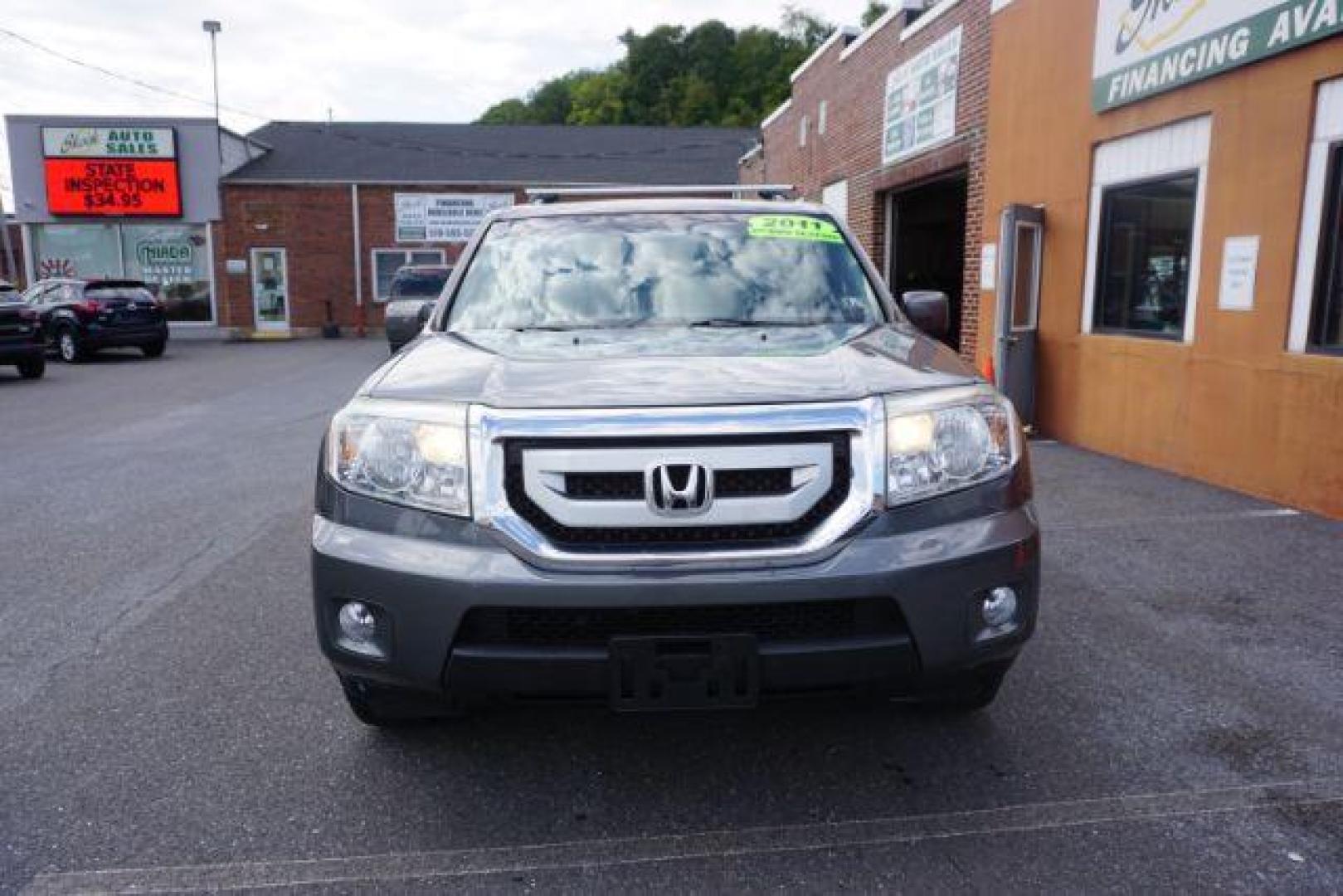 2011 Mocha Metallic /Gray Leather Interior Honda Pilot EX-L 4WD 5-Spd AT (5FNYF4H59BB) with an 3.5L V6 SOHC 24V engine, 5-Speed Automatic transmission, located at 312 Centre Ave, Schuylkill Haven, PA, 17972, (570) 593-5278, 40.638130, -76.177383 - Photo#3