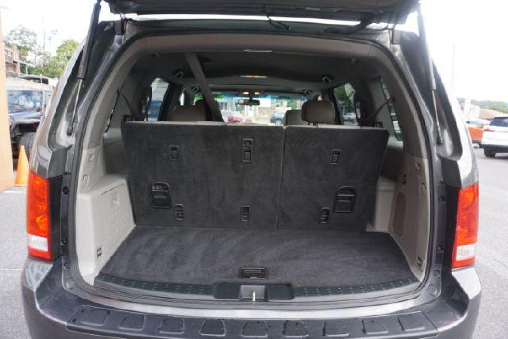 2011 Mocha Metallic /Gray Leather Interior Honda Pilot EX-L 4WD 5-Spd AT (5FNYF4H59BB) with an 3.5L V6 SOHC 24V engine, 5-Speed Automatic transmission, located at 312 Centre Ave, Schuylkill Haven, PA, 17972, (570) 593-5278, 40.638130, -76.177383 - Photo#39