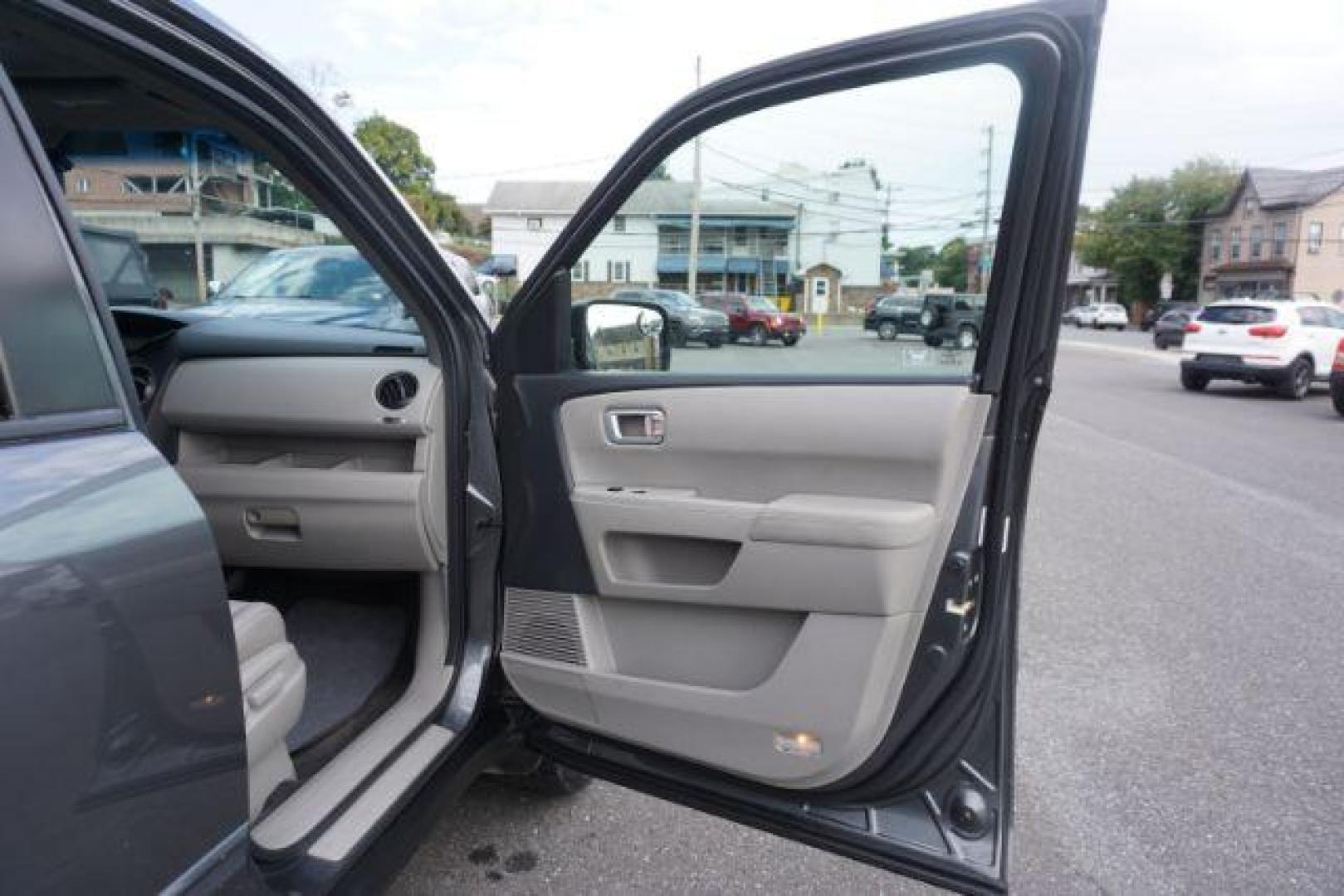 2011 Mocha Metallic /Gray Leather Interior Honda Pilot EX-L 4WD 5-Spd AT (5FNYF4H59BB) with an 3.5L V6 SOHC 24V engine, 5-Speed Automatic transmission, located at 312 Centre Ave, Schuylkill Haven, PA, 17972, (570) 593-5278, 40.638130, -76.177383 - Photo#50