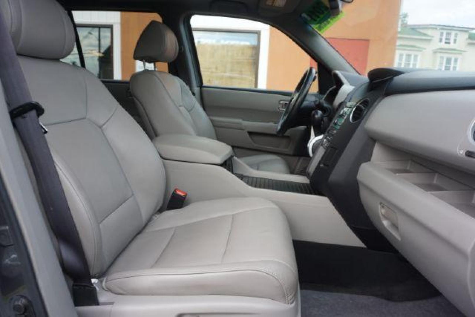 2011 Mocha Metallic /Gray Leather Interior Honda Pilot EX-L 4WD 5-Spd AT (5FNYF4H59BB) with an 3.5L V6 SOHC 24V engine, 5-Speed Automatic transmission, located at 312 Centre Ave, Schuylkill Haven, PA, 17972, (570) 593-5278, 40.638130, -76.177383 - Photo#54