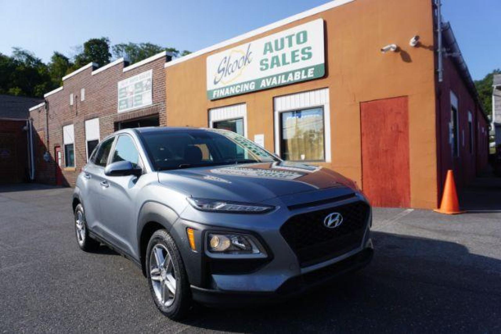 2019 Sonic Silver /Black, cloth Hyundai Kona SE (KM8K12AA2KU) with an 2.0L L4 DOHC 16V engine, 6-Speed Automatic transmission, located at 312 Centre Ave, Schuylkill Haven, PA, 17972, (570) 593-5278, 40.638130, -76.177383 - Universal Garage Door Opener - Photo#1