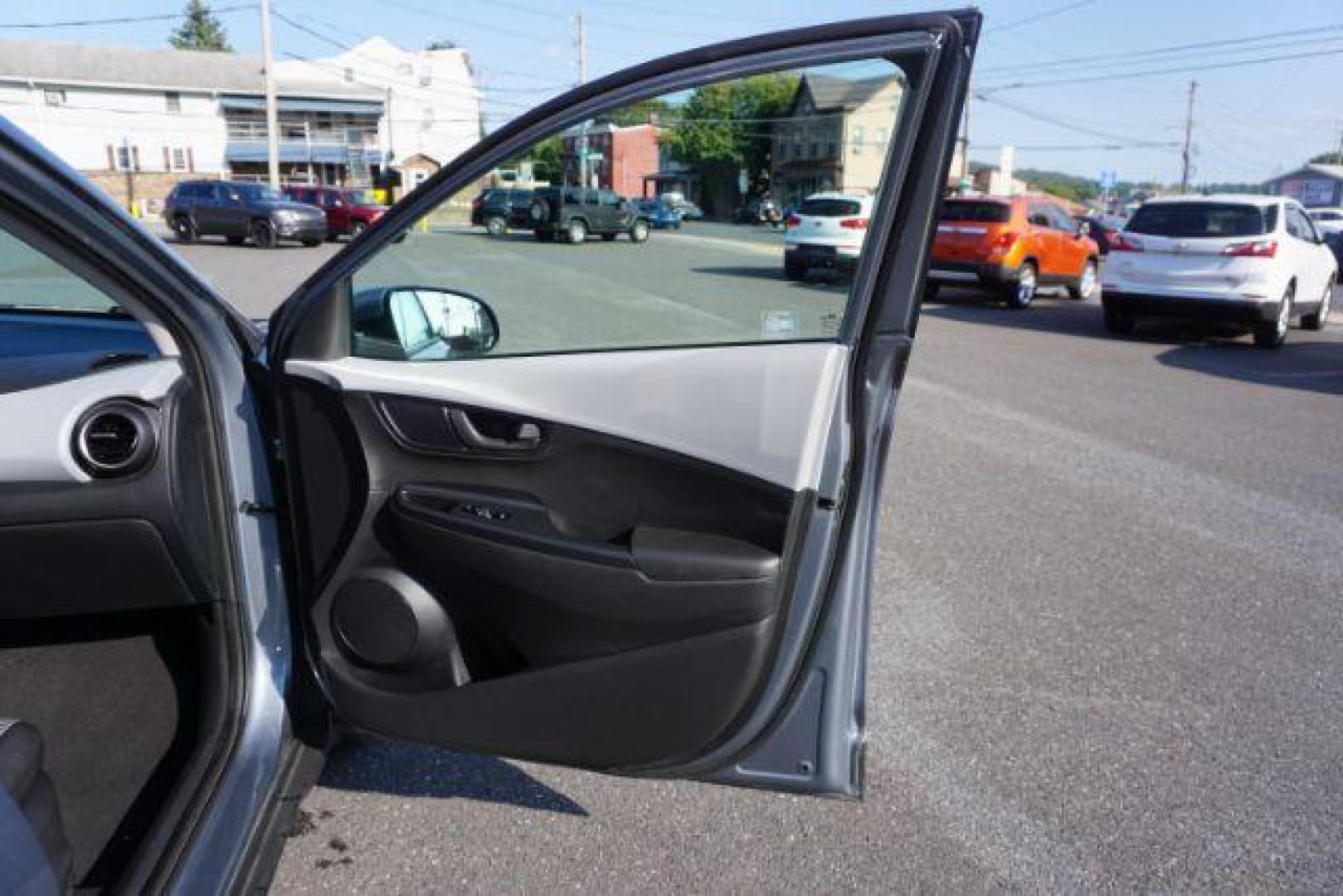 2019 Sonic Silver /Black, cloth Hyundai Kona SE (KM8K12AA2KU) with an 2.0L L4 DOHC 16V engine, 6-Speed Automatic transmission, located at 312 Centre Ave, Schuylkill Haven, PA, 17972, (570) 593-5278, 40.638130, -76.177383 - Universal Garage Door Opener - Photo#52