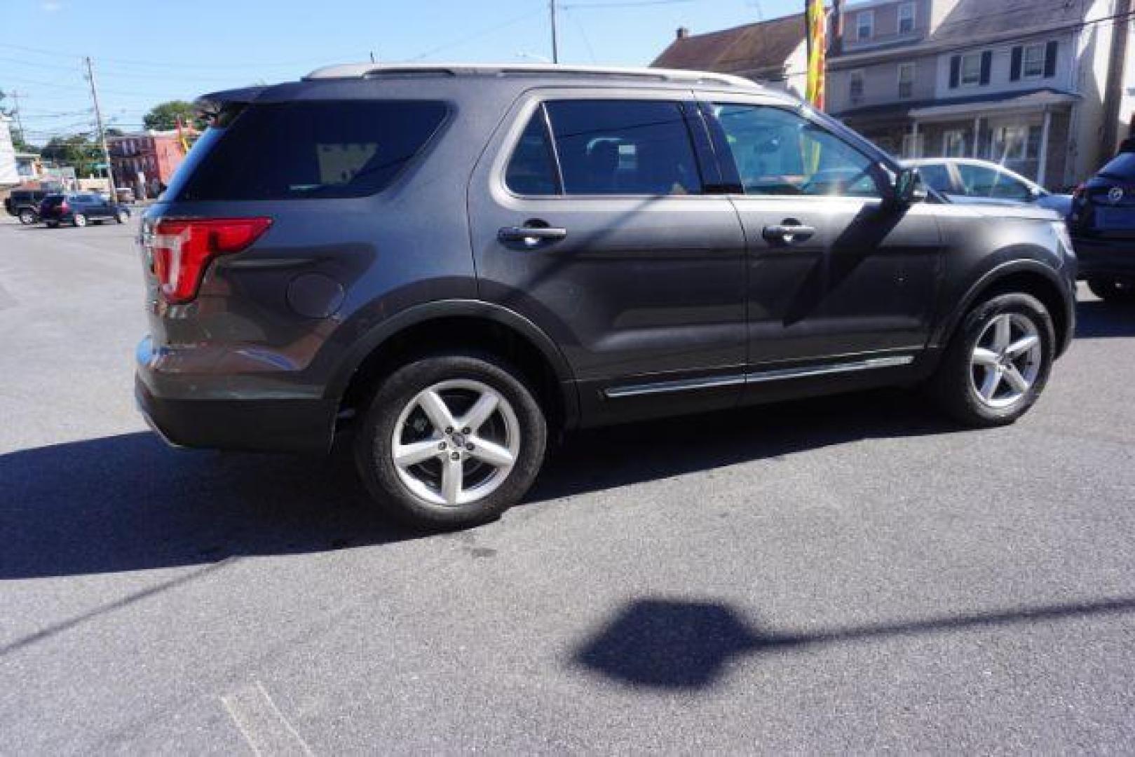 2017 Magnetic Metallic /Ebony Black, leather Ford Explorer XLT 4WD (1FM5K8D87HG) with an 3.5L V6 DOHC 24V engine, 6-Speed Automatic transmission, located at 312 Centre Ave, Schuylkill Haven, PA, 17972, (570) 593-5278, 40.638130, -76.177383 - bluetooth connection, luggage rack, navigation system, rear bucket seats, towing pkg - Photo#11