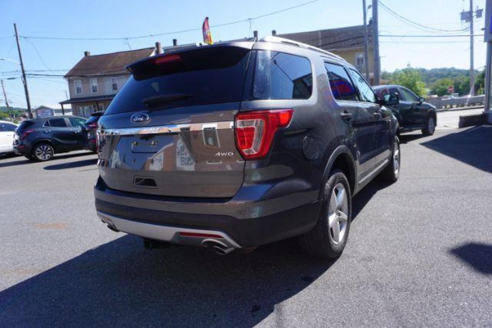 2017 Magnetic Metallic /Ebony Black, leather Ford Explorer XLT 4WD (1FM5K8D87HG) with an 3.5L V6 DOHC 24V engine, 6-Speed Automatic transmission, located at 312 Centre Ave, Schuylkill Haven, PA, 17972, (570) 593-5278, 40.638130, -76.177383 - bluetooth connection, luggage rack, navigation system, rear bucket seats, towing pkg - Photo#12