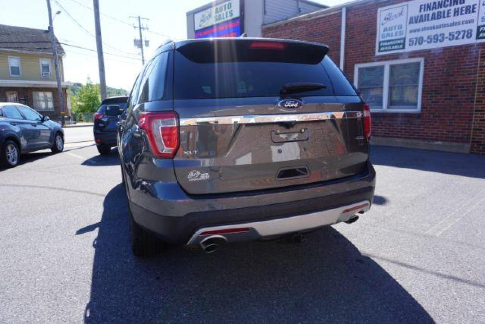 2017 Magnetic Metallic /Ebony Black, leather Ford Explorer XLT 4WD (1FM5K8D87HG) with an 3.5L V6 DOHC 24V engine, 6-Speed Automatic transmission, located at 312 Centre Ave, Schuylkill Haven, PA, 17972, (570) 593-5278, 40.638130, -76.177383 - bluetooth connection, luggage rack, navigation system, rear bucket seats, towing pkg - Photo#15