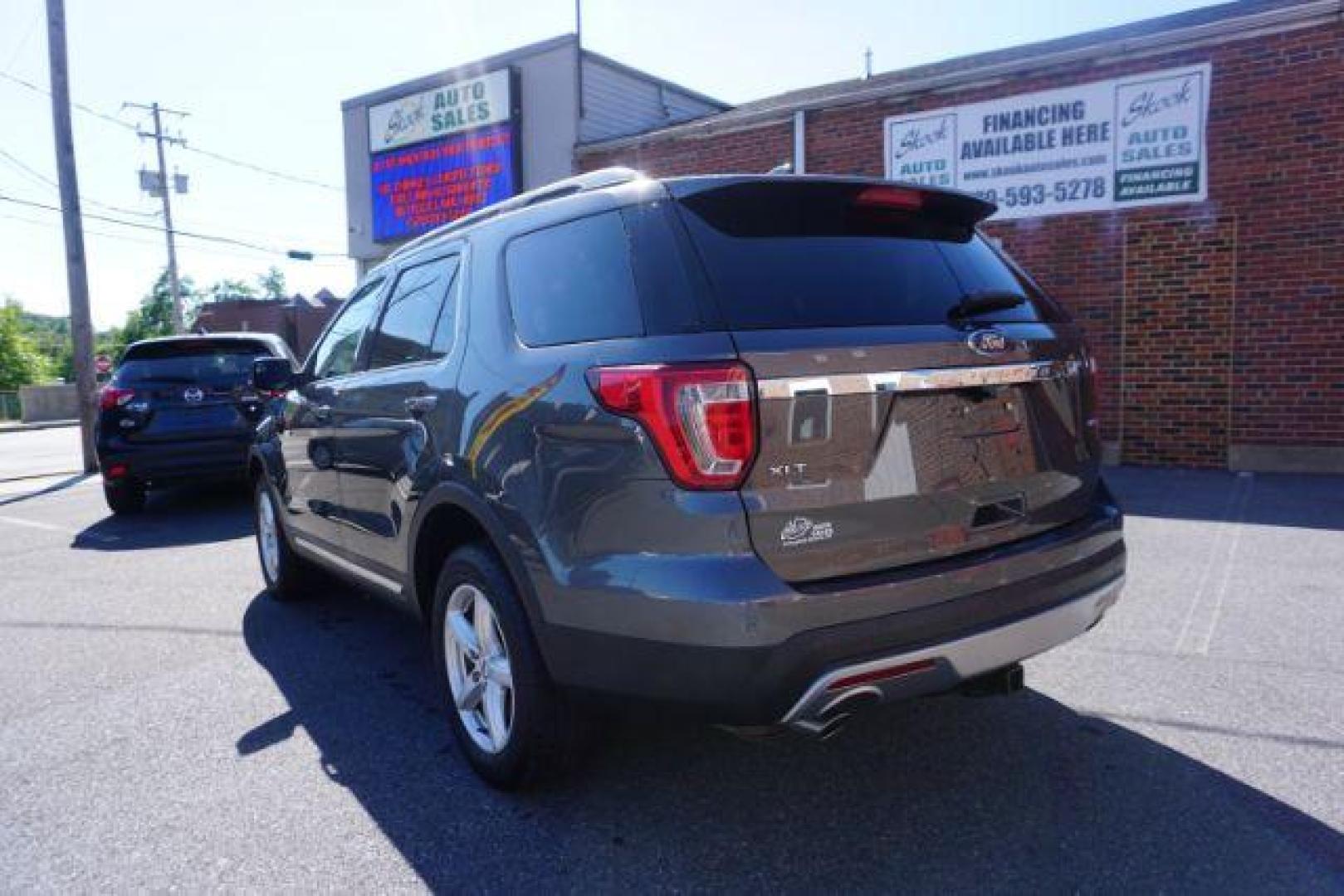 2017 Magnetic Metallic /Ebony Black, leather Ford Explorer XLT 4WD (1FM5K8D87HG) with an 3.5L V6 DOHC 24V engine, 6-Speed Automatic transmission, located at 312 Centre Ave, Schuylkill Haven, PA, 17972, (570) 593-5278, 40.638130, -76.177383 - bluetooth connection, luggage rack, navigation system, rear bucket seats, towing pkg - Photo#16