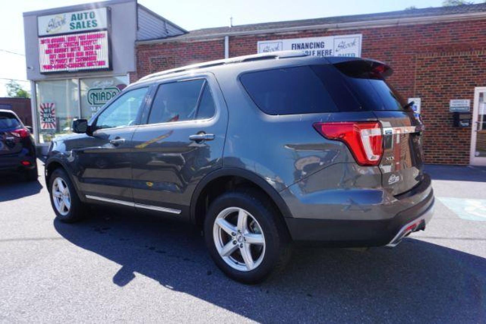 2017 Magnetic Metallic /Ebony Black, leather Ford Explorer XLT 4WD (1FM5K8D87HG) with an 3.5L V6 DOHC 24V engine, 6-Speed Automatic transmission, located at 312 Centre Ave, Schuylkill Haven, PA, 17972, (570) 593-5278, 40.638130, -76.177383 - bluetooth connection, luggage rack, navigation system, rear bucket seats, towing pkg - Photo#17