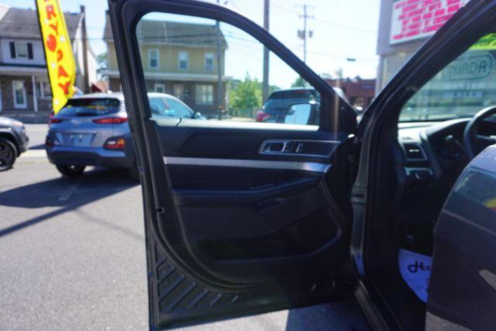 2017 Magnetic Metallic /Ebony Black, leather Ford Explorer XLT 4WD (1FM5K8D87HG) with an 3.5L V6 DOHC 24V engine, 6-Speed Automatic transmission, located at 312 Centre Ave, Schuylkill Haven, PA, 17972, (570) 593-5278, 40.638130, -76.177383 - bluetooth connection, luggage rack, navigation system, rear bucket seats, towing pkg - Photo#20