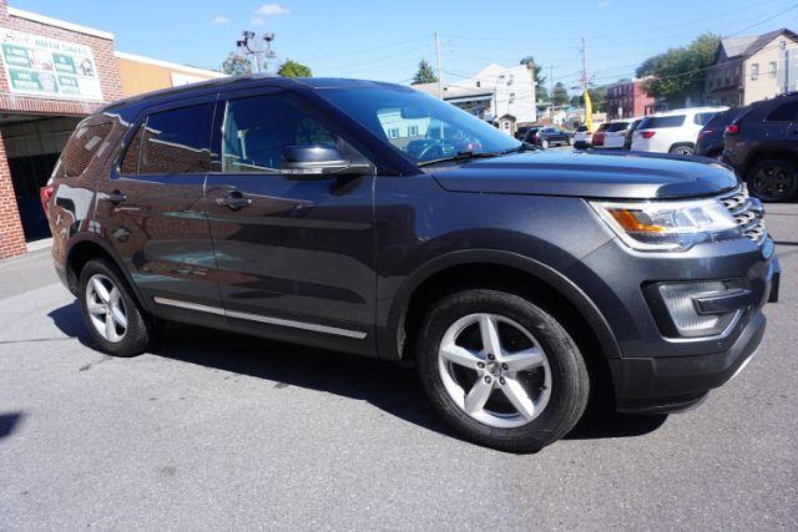 2017 Magnetic Metallic /Ebony Black, leather Ford Explorer XLT 4WD (1FM5K8D87HG) with an 3.5L V6 DOHC 24V engine, 6-Speed Automatic transmission, located at 312 Centre Ave, Schuylkill Haven, PA, 17972, (570) 593-5278, 40.638130, -76.177383 - bluetooth connection, luggage rack, navigation system, rear bucket seats, towing pkg - Photo#8