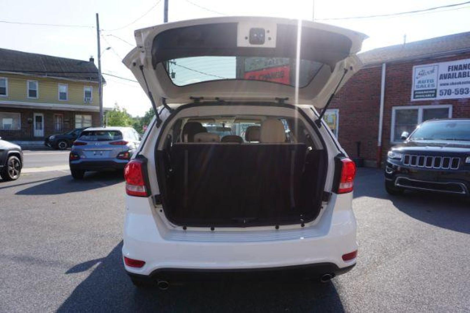 2016 Pearl White Tri-Coat /Black/Light Frost Beige, premium cloth Dodge Journey SXT AWD (3C4PDDBG5GT) with an 3.6L V6 DOHC 24V engine, 6-Speed Automatic transmission, located at 312 Centre Ave, Schuylkill Haven, PA, 17972, (570) 593-5278, 40.638130, -76.177383 - back up camera, power driver's seat, rear parking sensors - Photo#46