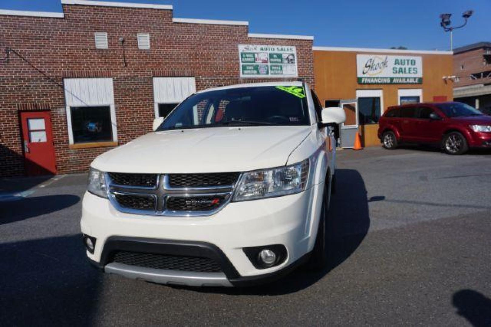 2016 Pearl White Tri-Coat /Black/Light Frost Beige, premium cloth Dodge Journey SXT AWD (3C4PDDBG5GT) with an 3.6L V6 DOHC 24V engine, 6-Speed Automatic transmission, located at 312 Centre Ave, Schuylkill Haven, PA, 17972, (570) 593-5278, 40.638130, -76.177383 - back up camera, power driver's seat, rear parking sensors - Photo#5