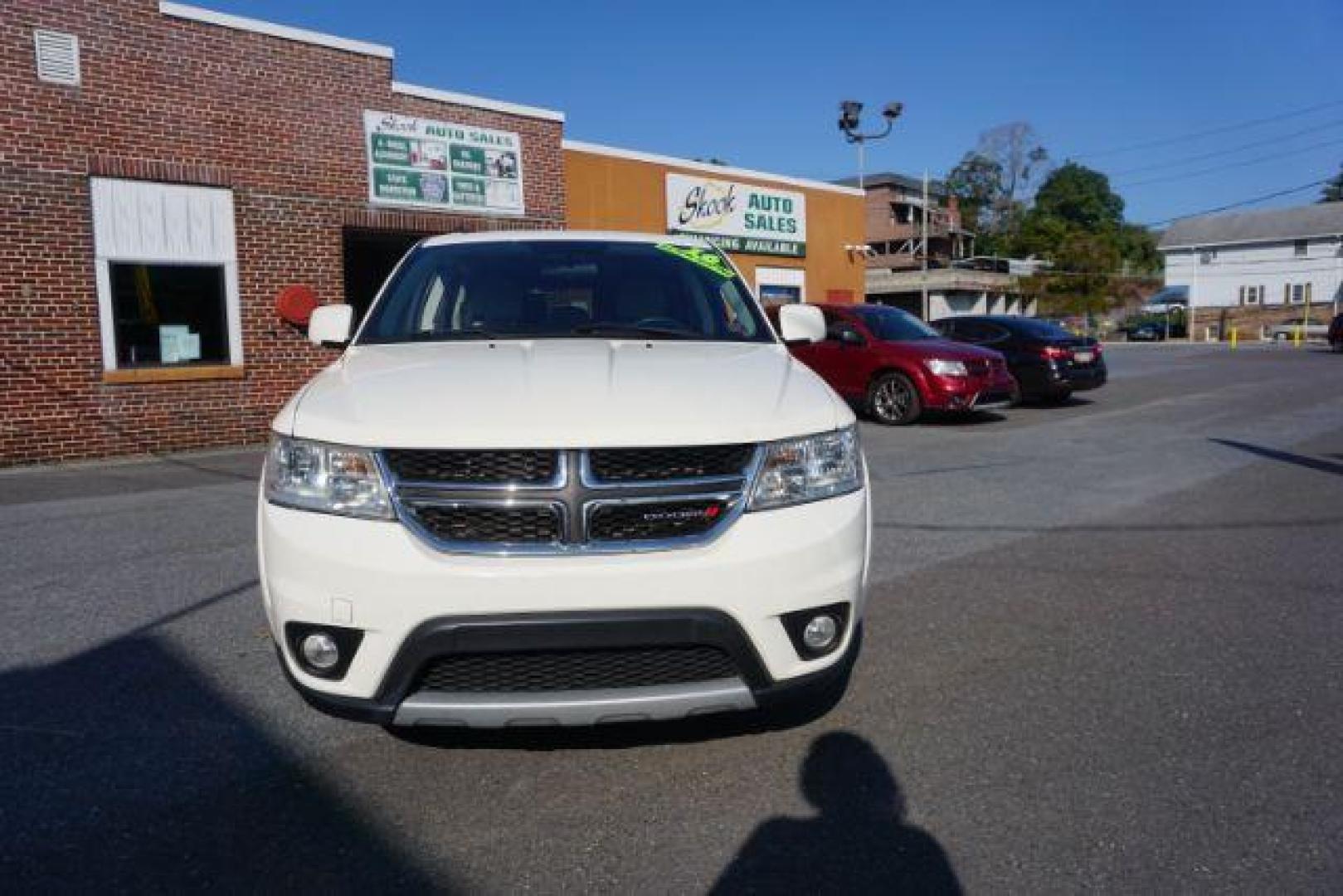 2016 Pearl White Tri-Coat /Black/Light Frost Beige, premium cloth Dodge Journey SXT AWD (3C4PDDBG5GT) with an 3.6L V6 DOHC 24V engine, 6-Speed Automatic transmission, located at 312 Centre Ave, Schuylkill Haven, PA, 17972, (570) 593-5278, 40.638130, -76.177383 - back up camera, power driver's seat, rear parking sensors - Photo#6