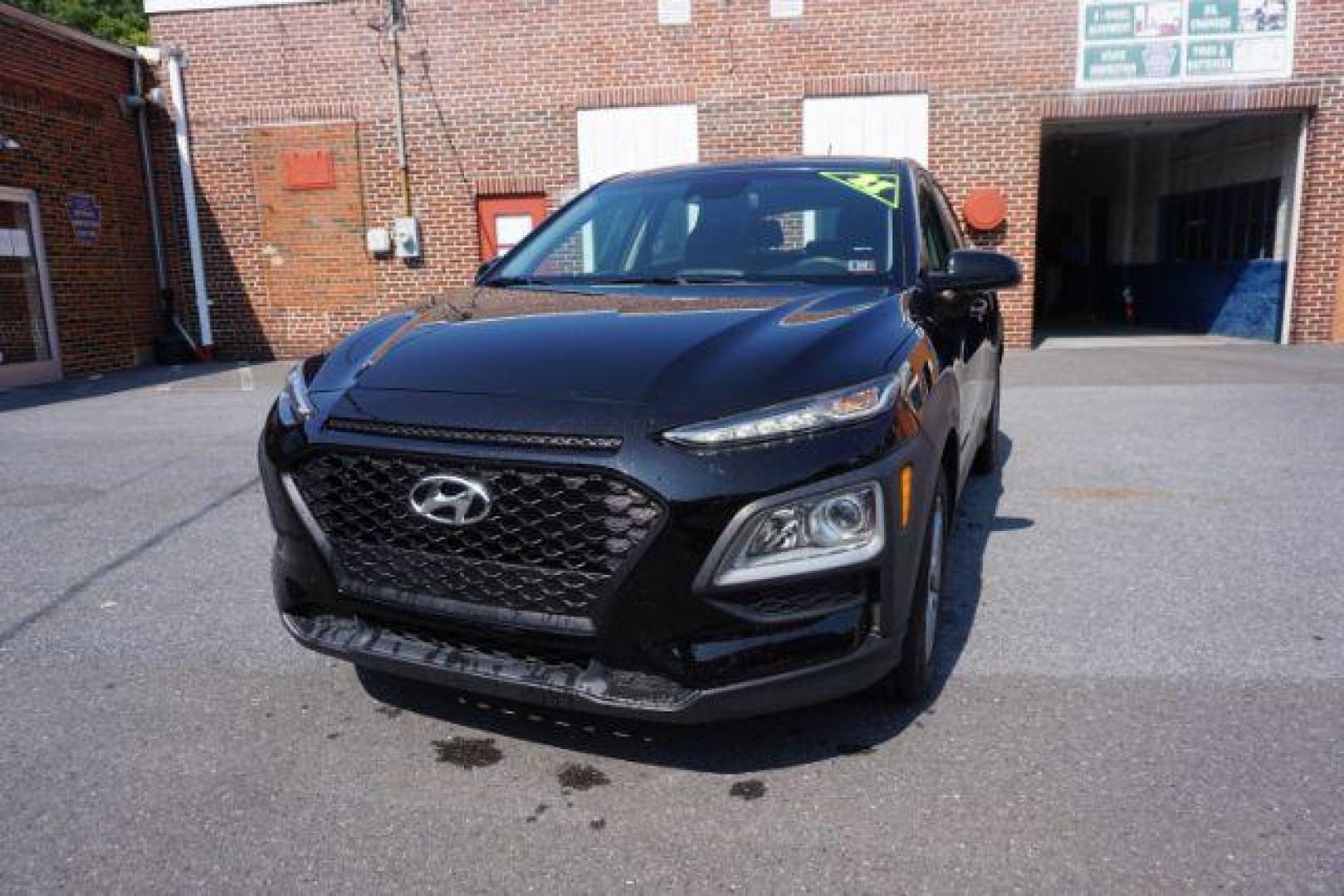 2021 black /black Hyundai Kona SE (KM8K12AA8MU) with an 2.0L L4 DOHC 16V engine, 6-Speed Automatic transmission, located at 312 Centre Ave, Schuylkill Haven, PA, 17972, (570) 593-5278, 40.638130, -76.177383 - Photo#2