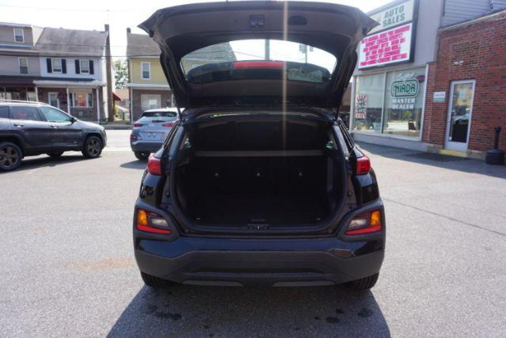 2021 black /black Hyundai Kona SE (KM8K12AA8MU) with an 2.0L L4 DOHC 16V engine, 6-Speed Automatic transmission, located at 312 Centre Ave, Schuylkill Haven, PA, 17972, (570) 593-5278, 40.638130, -76.177383 - Photo#39