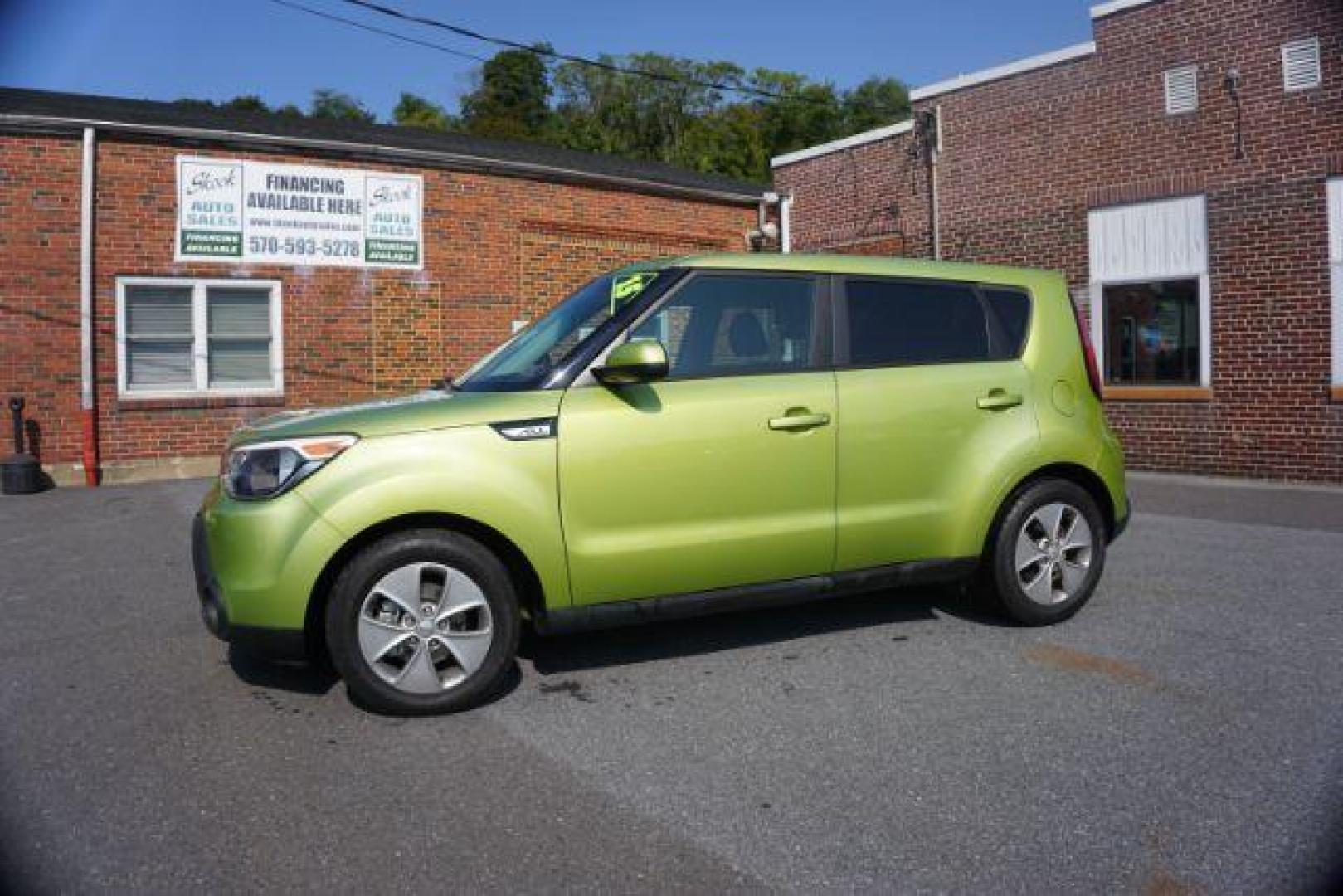 2015 Alien II /Black Kia Soul Base (KNDJN2A27F7) with an 1.6L L4 DOHC 16V engine, located at 312 Centre Ave, Schuylkill Haven, PA, 17972, (570) 593-5278, 40.638130, -76.177383 - aluminum/alloy wheels, back up camera - Photo#0