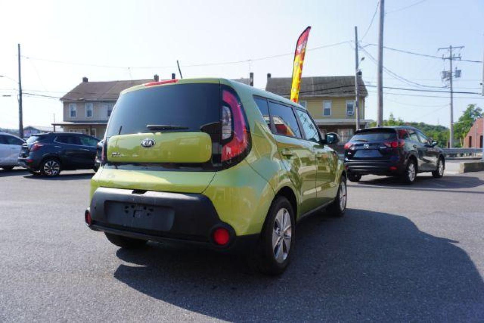 2015 Alien II /Black Kia Soul Base (KNDJN2A27F7) with an 1.6L L4 DOHC 16V engine, located at 312 Centre Ave, Schuylkill Haven, PA, 17972, (570) 593-5278, 40.638130, -76.177383 - aluminum/alloy wheels, back up camera - Photo#13