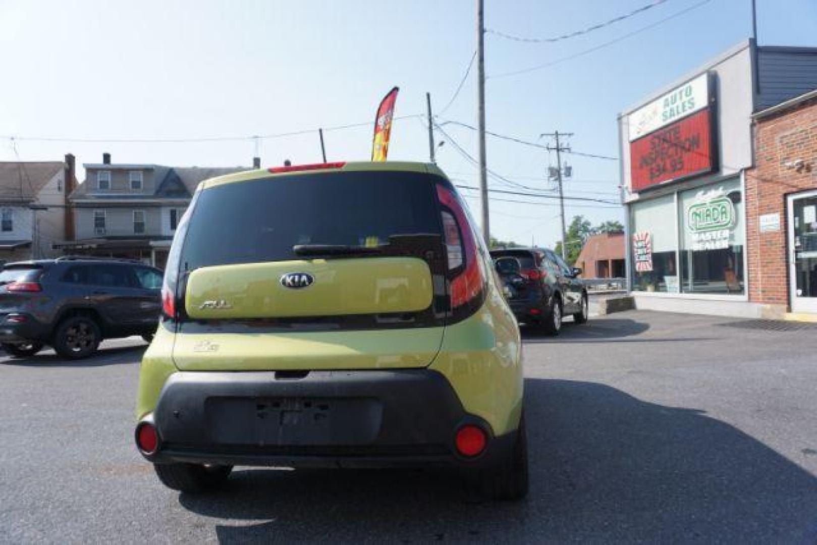 2015 Alien II /Black Kia Soul Base (KNDJN2A27F7) with an 1.6L L4 DOHC 16V engine, located at 312 Centre Ave, Schuylkill Haven, PA, 17972, (570) 593-5278, 40.638130, -76.177383 - aluminum/alloy wheels, back up camera - Photo#14