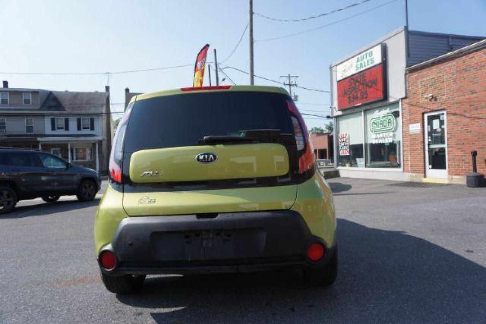 2015 Alien II /Black Kia Soul Base (KNDJN2A27F7) with an 1.6L L4 DOHC 16V engine, located at 312 Centre Ave, Schuylkill Haven, PA, 17972, (570) 593-5278, 40.638130, -76.177383 - aluminum/alloy wheels, back up camera - Photo#15