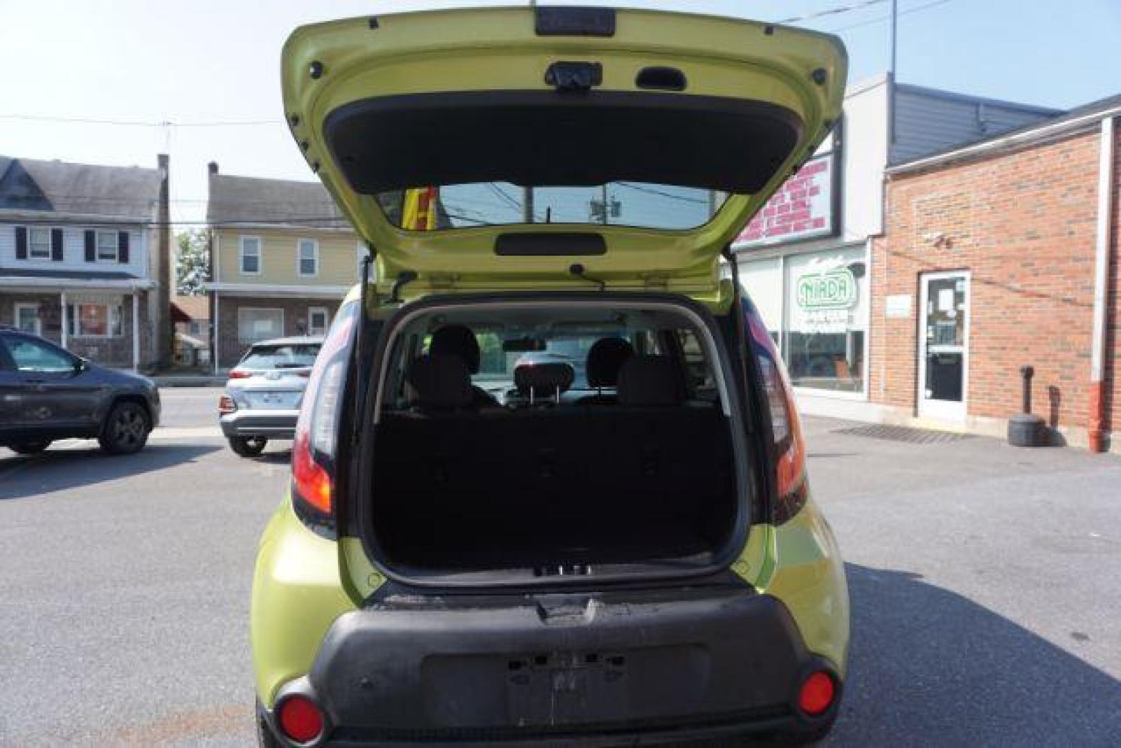 2015 Alien II /Black Kia Soul Base (KNDJN2A27F7) with an 1.6L L4 DOHC 16V engine, located at 312 Centre Ave, Schuylkill Haven, PA, 17972, (570) 593-5278, 40.638130, -76.177383 - aluminum/alloy wheels, back up camera - Photo#42