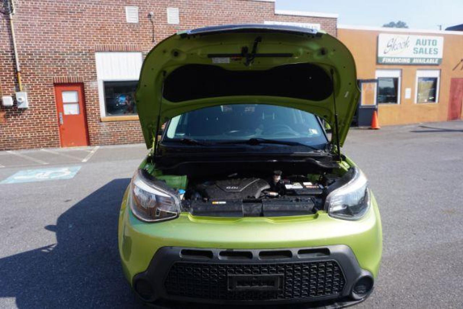 2015 Alien II /Black Kia Soul Base (KNDJN2A27F7) with an 1.6L L4 DOHC 16V engine, located at 312 Centre Ave, Schuylkill Haven, PA, 17972, (570) 593-5278, 40.638130, -76.177383 - aluminum/alloy wheels, back up camera - Photo#55