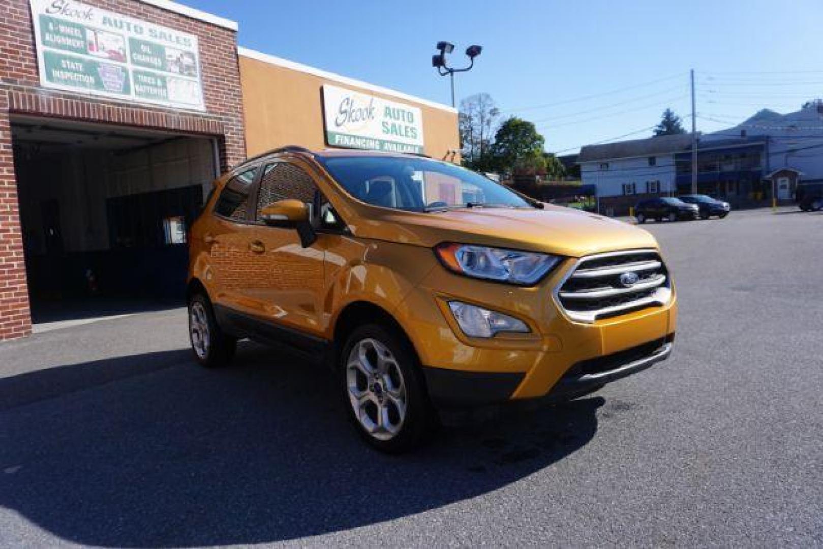 2021 yellow gold /black cloth Ford EcoSport SE AWD (MAJ6S3GL3MC) with an 2.0L L4 DOHC 16V engine, 6-Speed Automatic transmission, located at 312 Centre Ave, Schuylkill Haven, PA, 17972, (570) 593-5278, 40.638130, -76.177383 - LUGGAGE RACK, REMOTE ENGINE STARTER - Photo#4