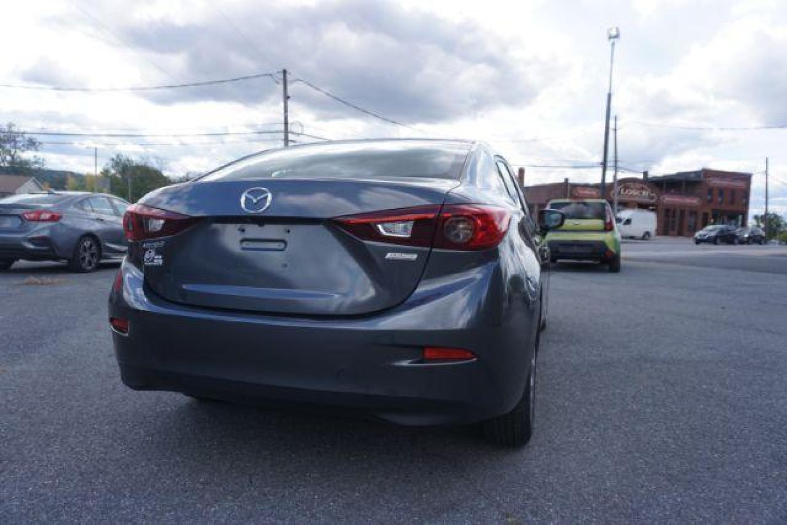 2016 Meteor Gray Mica /Black, premium cloth Mazda MAZDA3 i Sport AT 4-Door (JM1BM1T71G1) with an 2.0L L4 DOHC 16V engine, 6-Speed Automatic transmission, located at 312 Centre Ave, Schuylkill Haven, PA, 17972, (570) 593-5278, 40.638130, -76.177383 - Photo#11