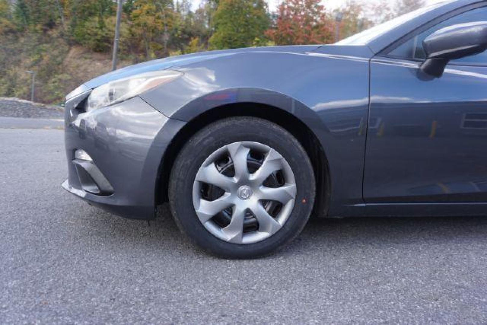 2016 Meteor Gray Mica /Black, premium cloth Mazda MAZDA3 i Sport AT 4-Door (JM1BM1T71G1) with an 2.0L L4 DOHC 16V engine, 6-Speed Automatic transmission, located at 312 Centre Ave, Schuylkill Haven, PA, 17972, (570) 593-5278, 40.638130, -76.177383 - Photo#6