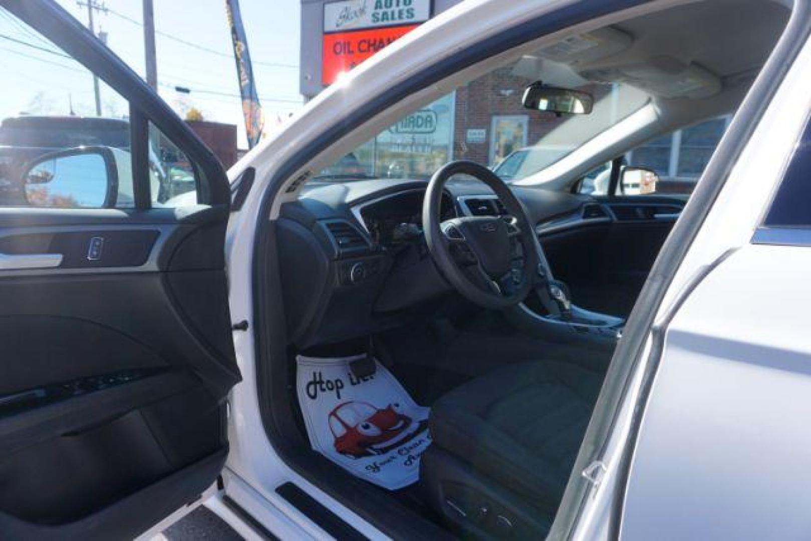 2016 White Platinum Metallic Tri-Coat /Charcoal Black, cloth Ford Fusion SE (1FA6P0H73G5) with an 2.5L L4 DOHC 16V engine, 6-Speed Automatic transmission, located at 312 Centre Ave, Schuylkill Haven, PA, 17972, (570) 593-5278, 40.638130, -76.177383 - fog lights, rear parking sensors - Photo#20