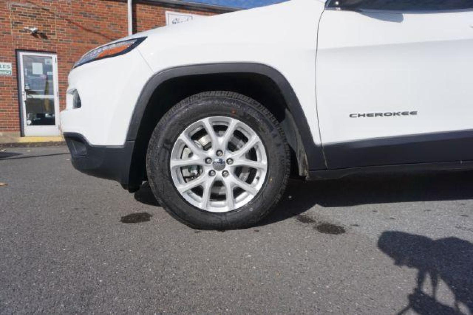 2016 Bright White Clear Coat /Black, premium cloth Jeep Cherokee Latitude 4WD (1C4PJMCS9GW) with an 3.2L V6 DOHC 24V engine, 9-Speed Automatic transmission, located at 312 Centre Ave, Schuylkill Haven, PA, 17972, (570) 593-5278, 40.638130, -76.177383 - navigation, passive keyless entry, power drivers seat - Photo#16