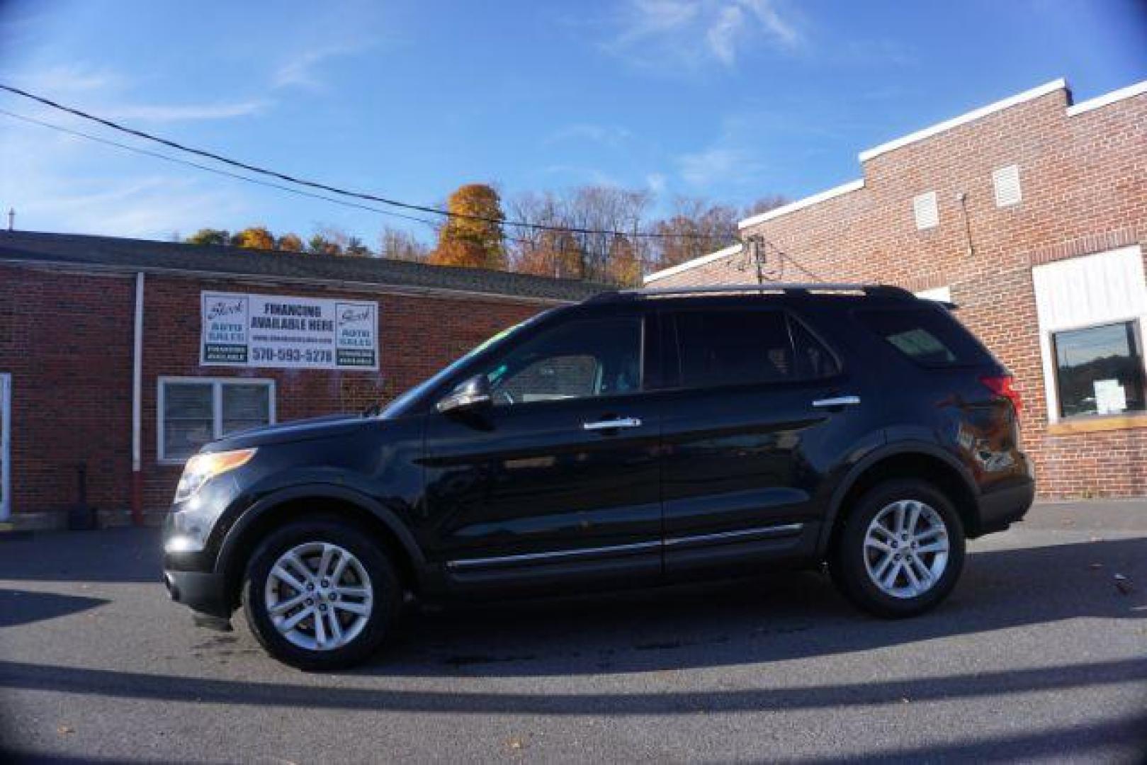 2014 Sterling Gray Metallic /Charcoal Black Ford Explorer XLT 4WD (1FM5K8D88EG) with an 3.5L V6 DOHC 24V engine, 6-Speed Automatic transmission, located at 312 Centre Ave, Schuylkill Haven, PA, 17972, (570) 593-5278, 40.638130, -76.177383 - blind spot monitor, navigation, power liftgate - Photo#0