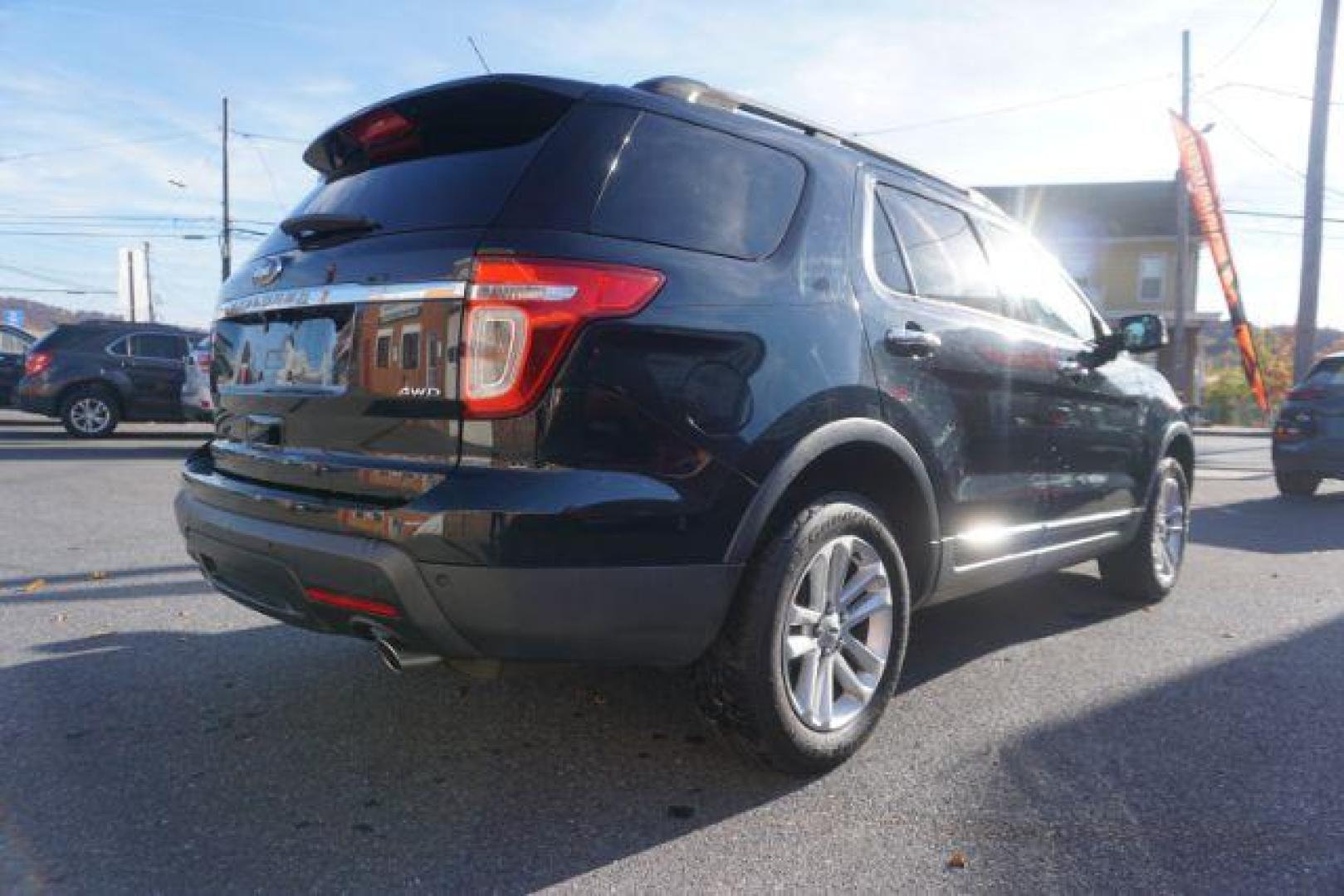 2014 Sterling Gray Metallic /Charcoal Black Ford Explorer XLT 4WD (1FM5K8D88EG) with an 3.5L V6 DOHC 24V engine, 6-Speed Automatic transmission, located at 312 Centre Ave, Schuylkill Haven, PA, 17972, (570) 593-5278, 40.638130, -76.177383 - blind spot monitor, navigation, power liftgate - Photo#10