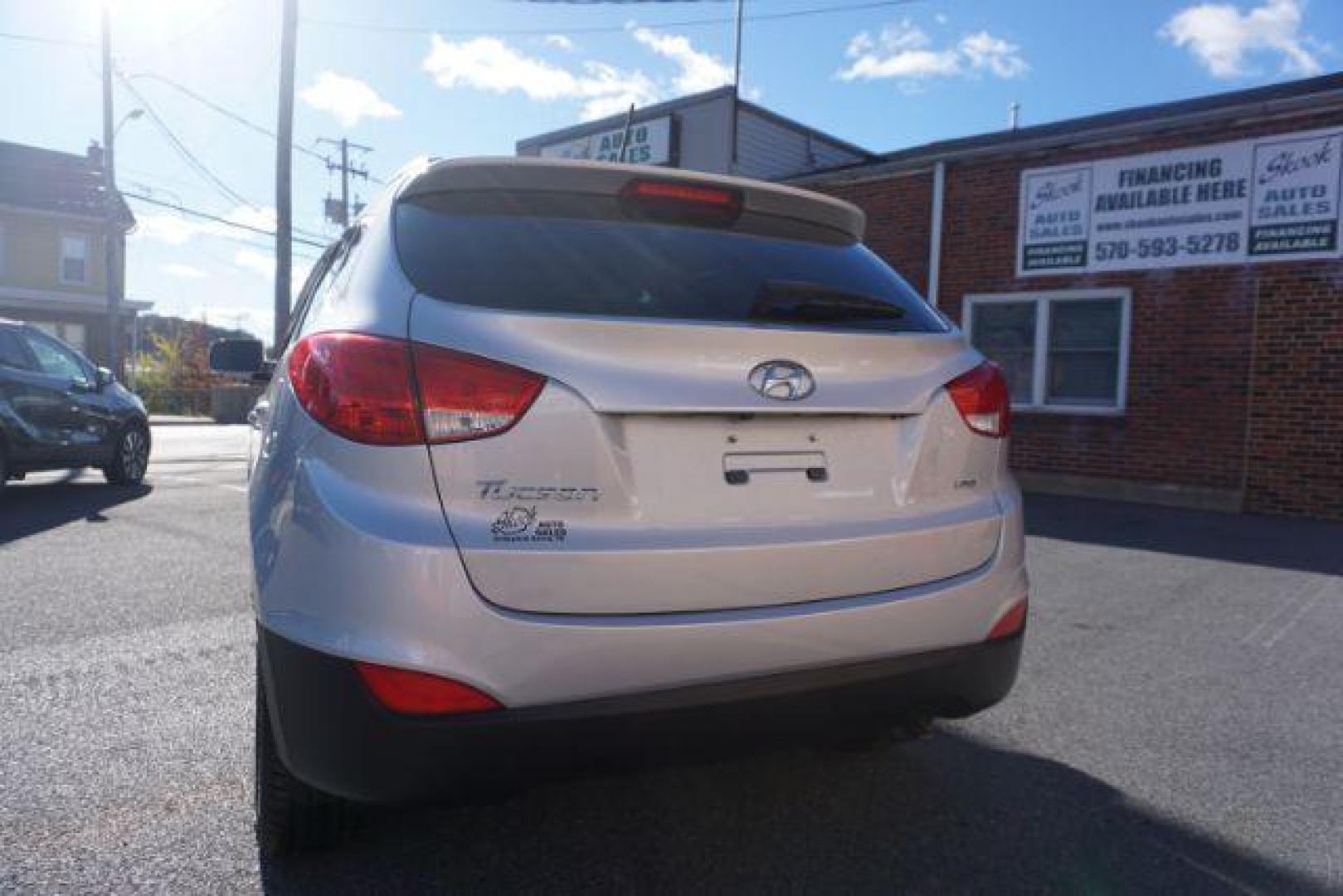 2014 Diamond Silver /Black Hyundai Tucson GLS AWD (KM8JUCAG5EU) with an 2.4L L4 DOHC 16V engine, 6-Speed Automatic transmission, located at 312 Centre Ave, Schuylkill Haven, PA, 17972, (570) 593-5278, 40.638130, -76.177383 - Photo#15