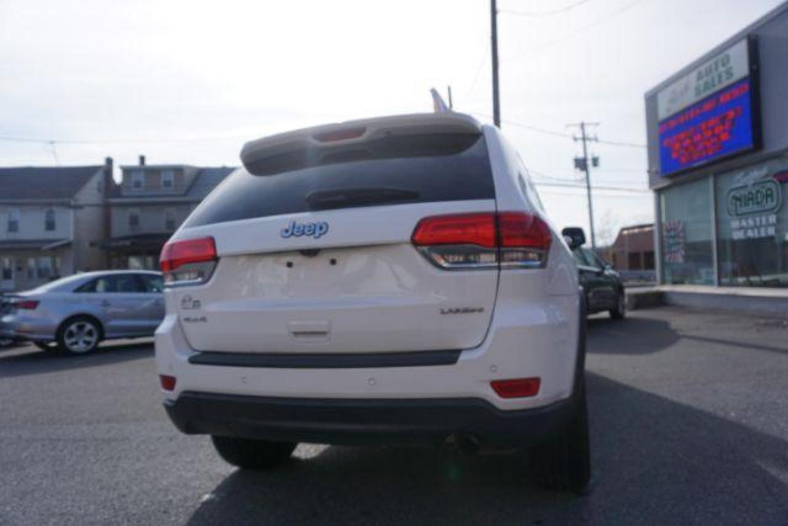 2016 Bright White Clear Coat /Black, cloth Jeep Grand Cherokee Laredo 4WD (1C4RJFAG1GC) with an 3.6L V6 DOHC 24V engine, 8-Speed Automatic transmission, located at 312 Centre Ave, Schuylkill Haven, PA, 17972, (570) 593-5278, 40.638130, -76.177383 - back up camera, locking/limited slip diff, luggage rack, luggage rack, rear parking sensors - Photo#13