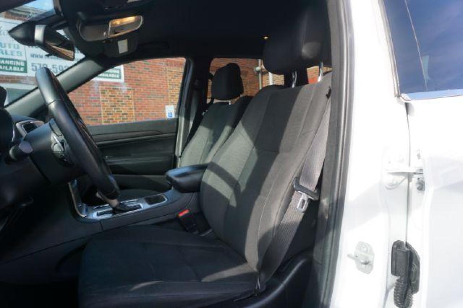 2016 Bright White Clear Coat /Black, cloth Jeep Grand Cherokee Laredo 4WD (1C4RJFAG1GC) with an 3.6L V6 DOHC 24V engine, 8-Speed Automatic transmission, located at 312 Centre Ave, Schuylkill Haven, PA, 17972, (570) 593-5278, 40.638130, -76.177383 - back up camera, locking/limited slip diff, luggage rack, luggage rack, rear parking sensors - Photo#23